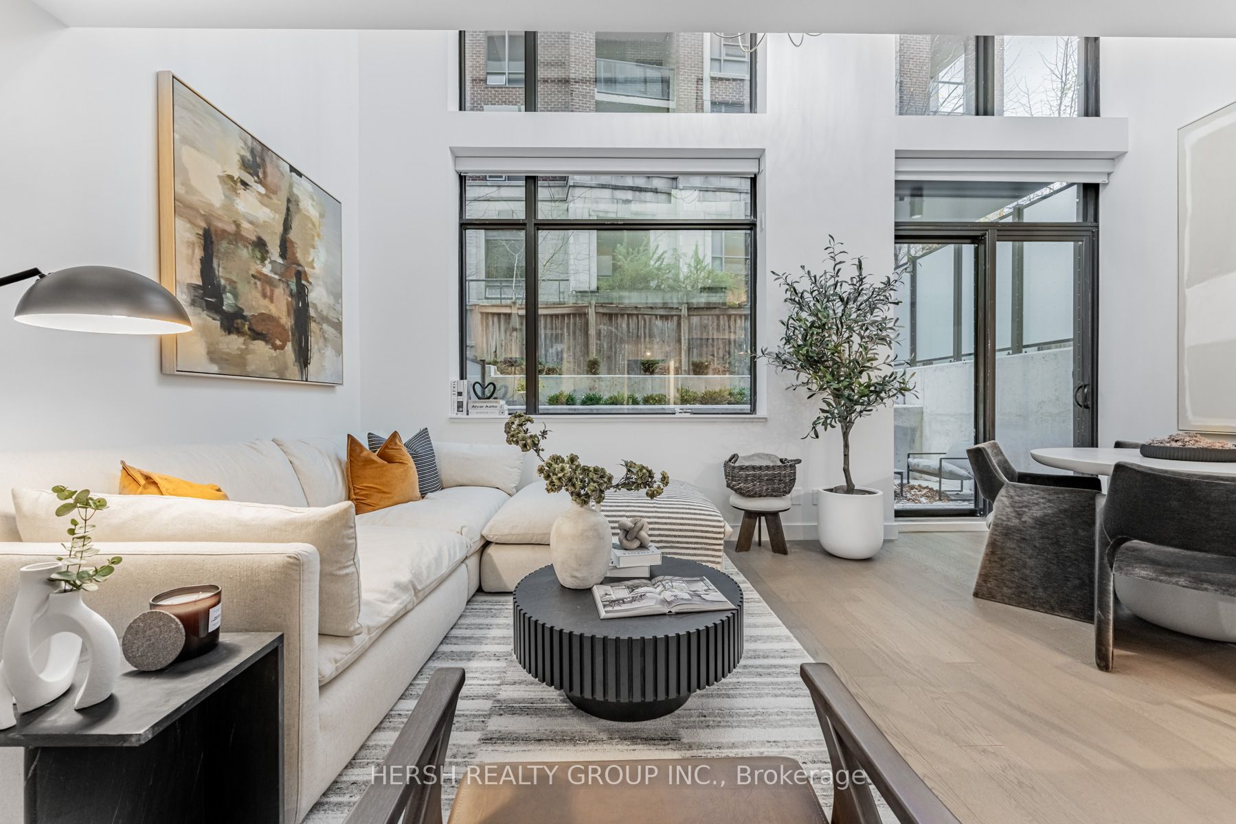 160 Kingsway Crescent 101