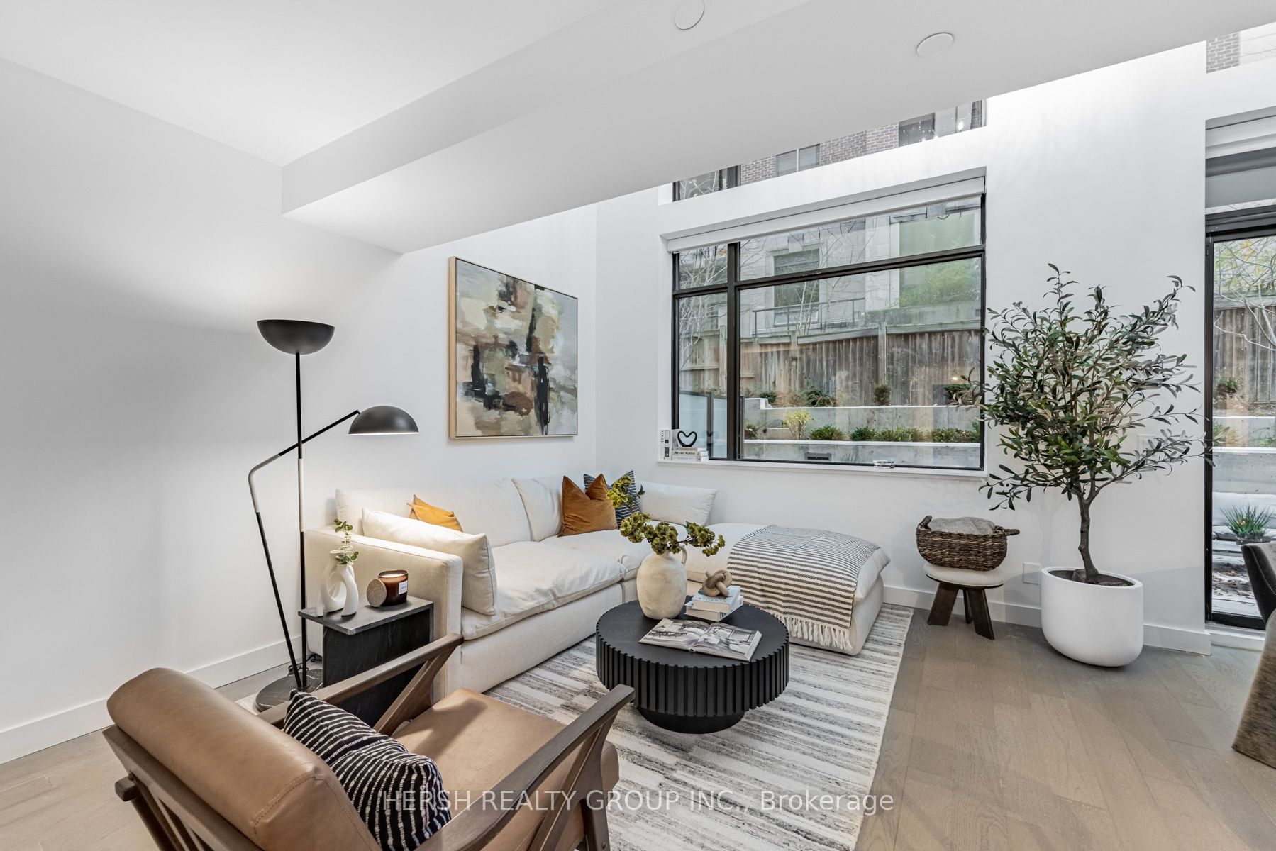 160 Kingsway Crescent 101