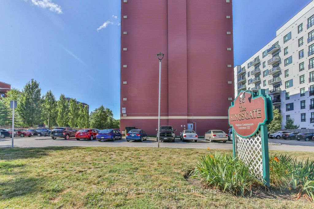 95 BASE LINE Road W 1005