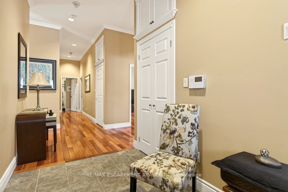 226 Queenslea Avenue