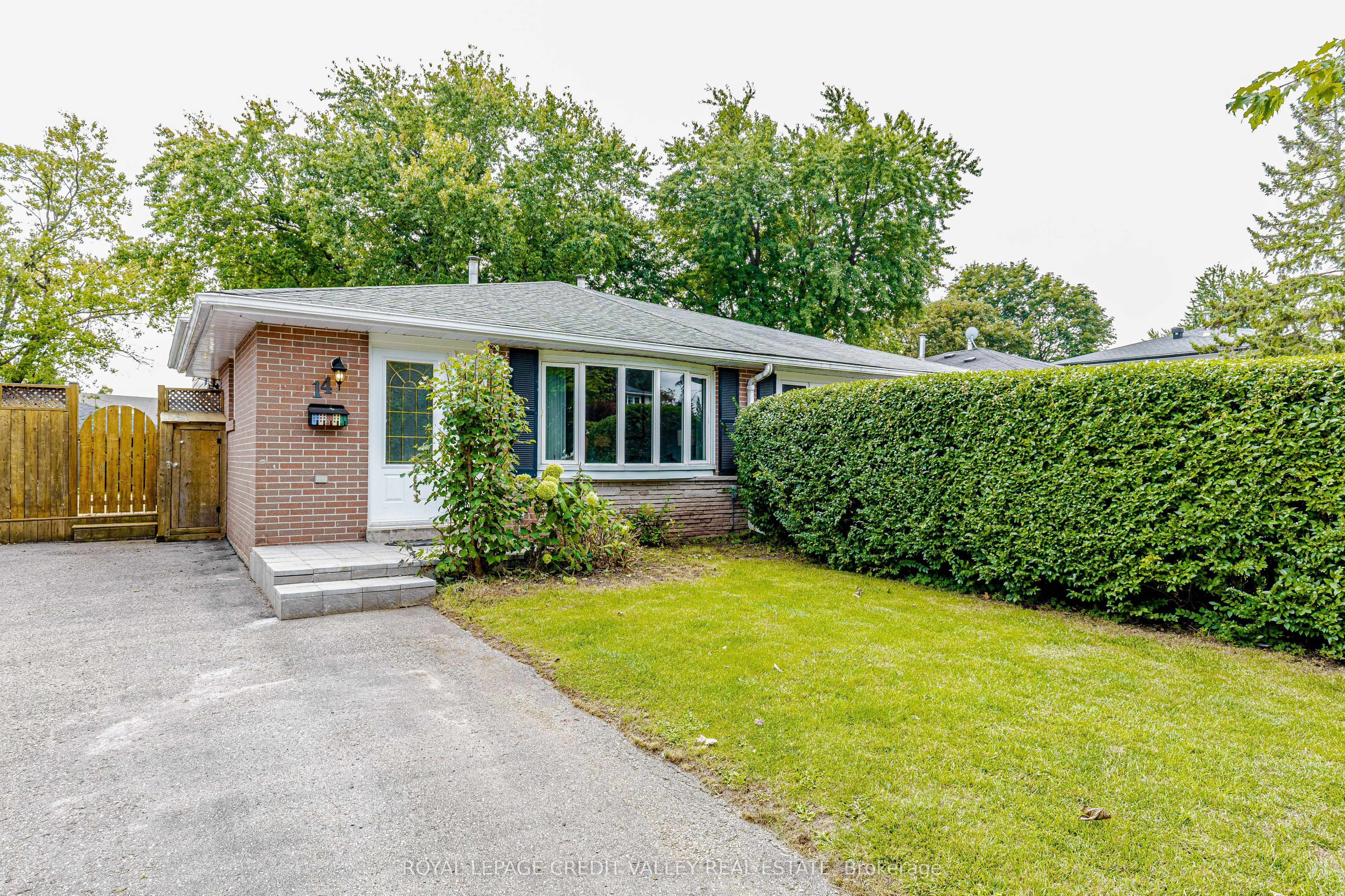 14 Carlton Drive