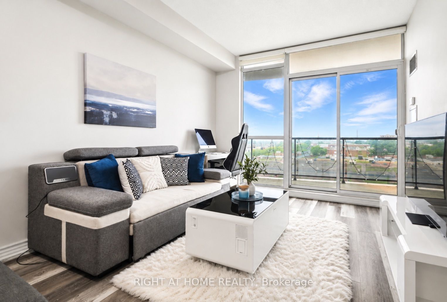 1328 Birchmount Road 607