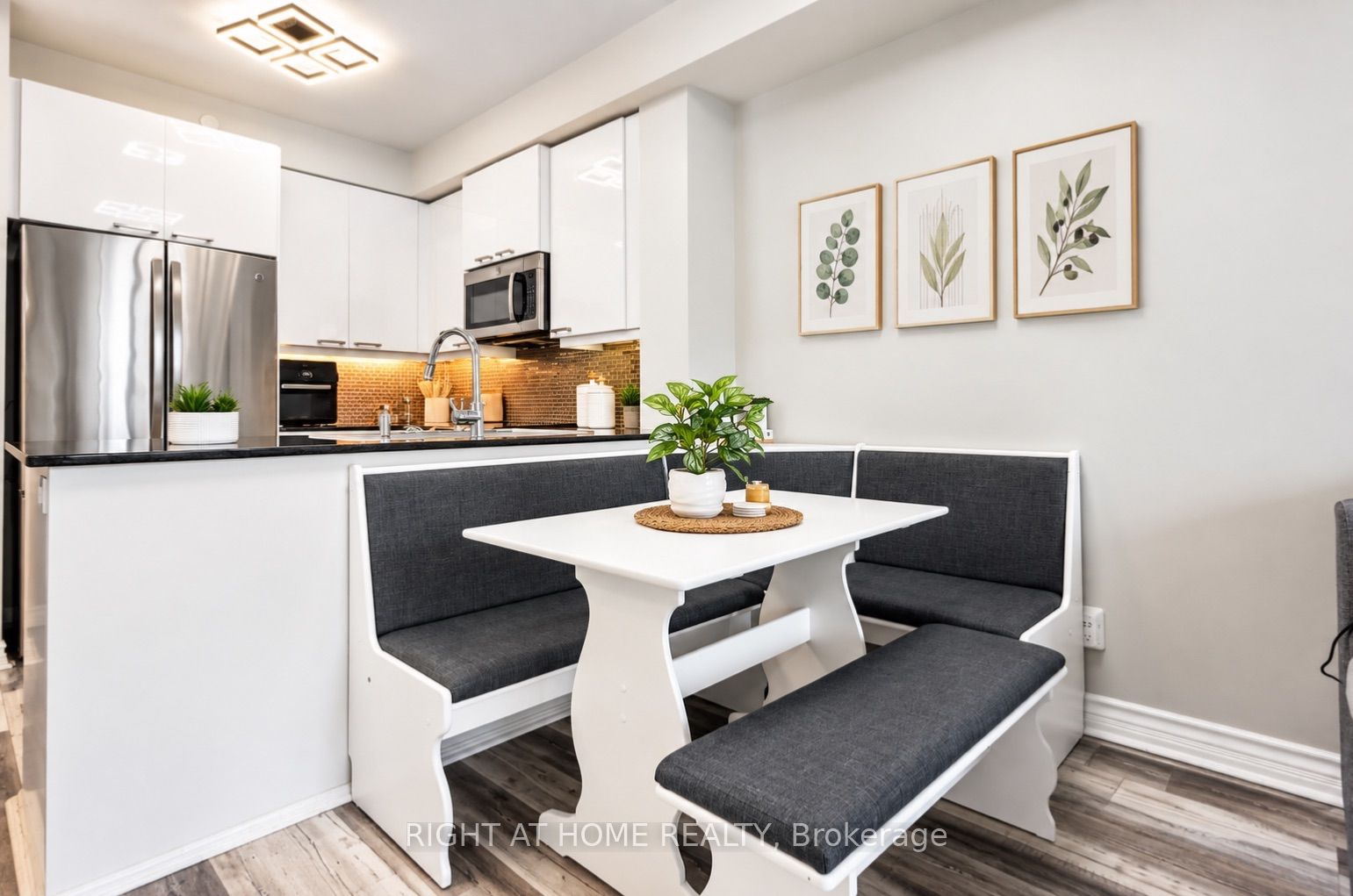 1328 Birchmount Road 607