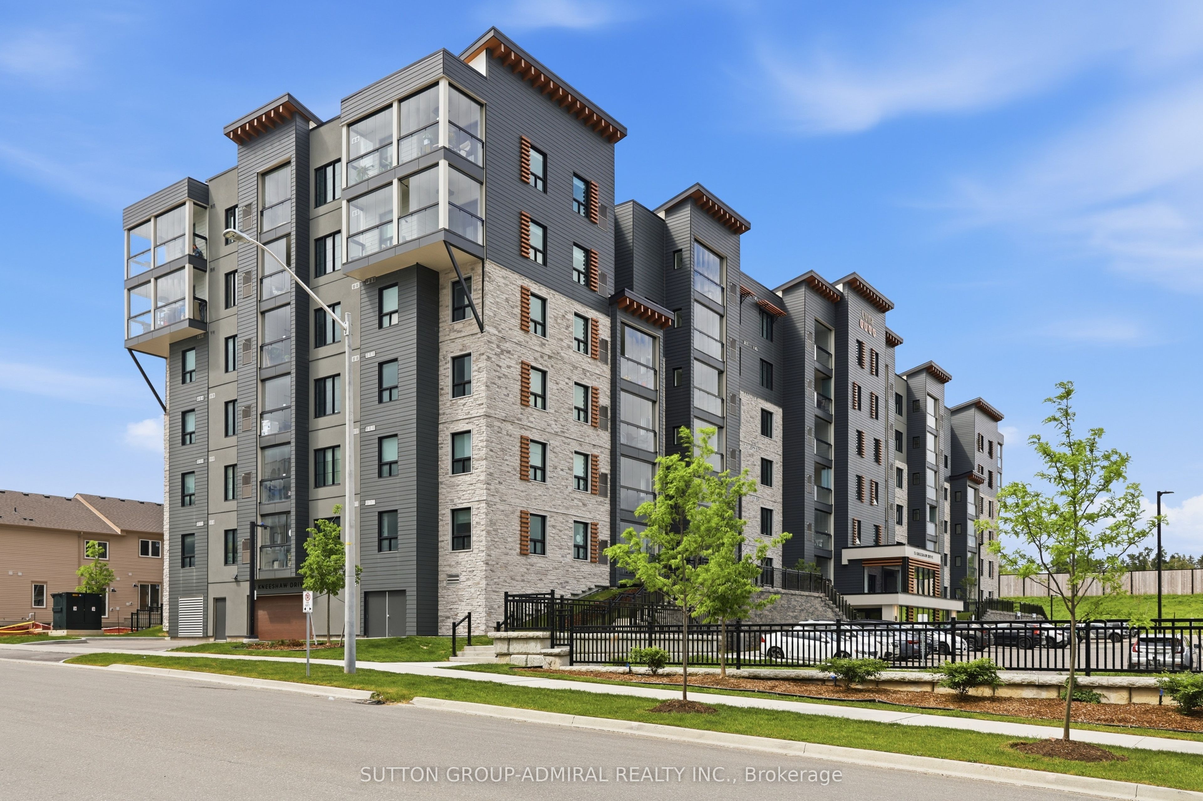 15 Kneeshaw Drive 406
