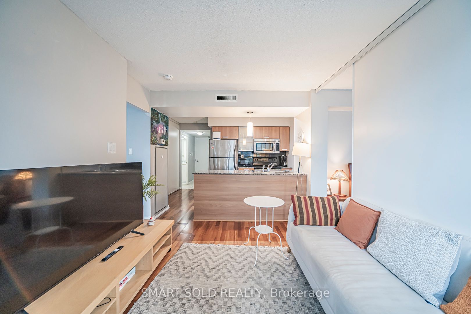 37 Grosvenor Street 302