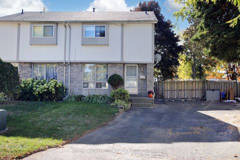 205 Northminster Court Oshawa ON L1G 7M6