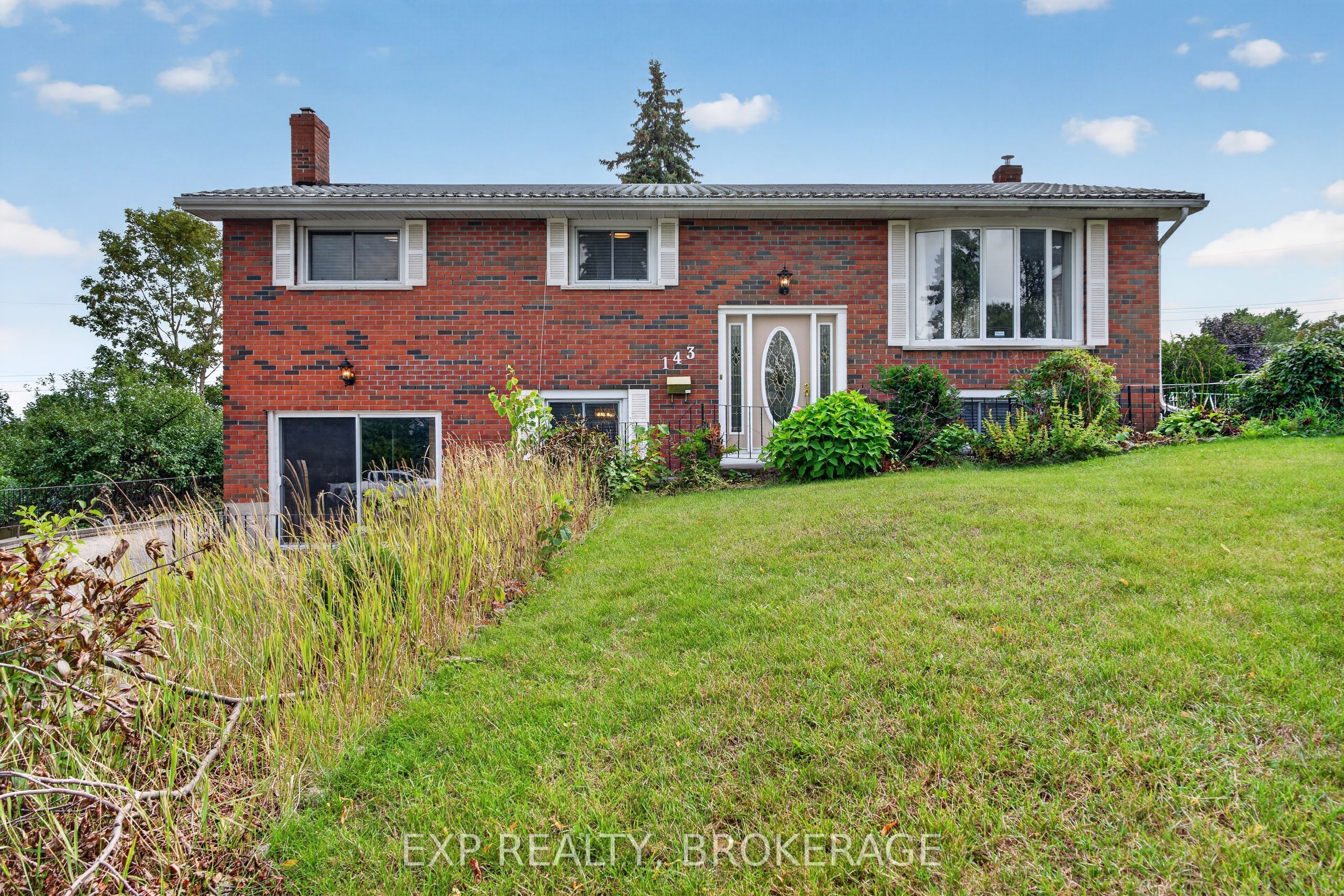 143 MORENZ Crescent