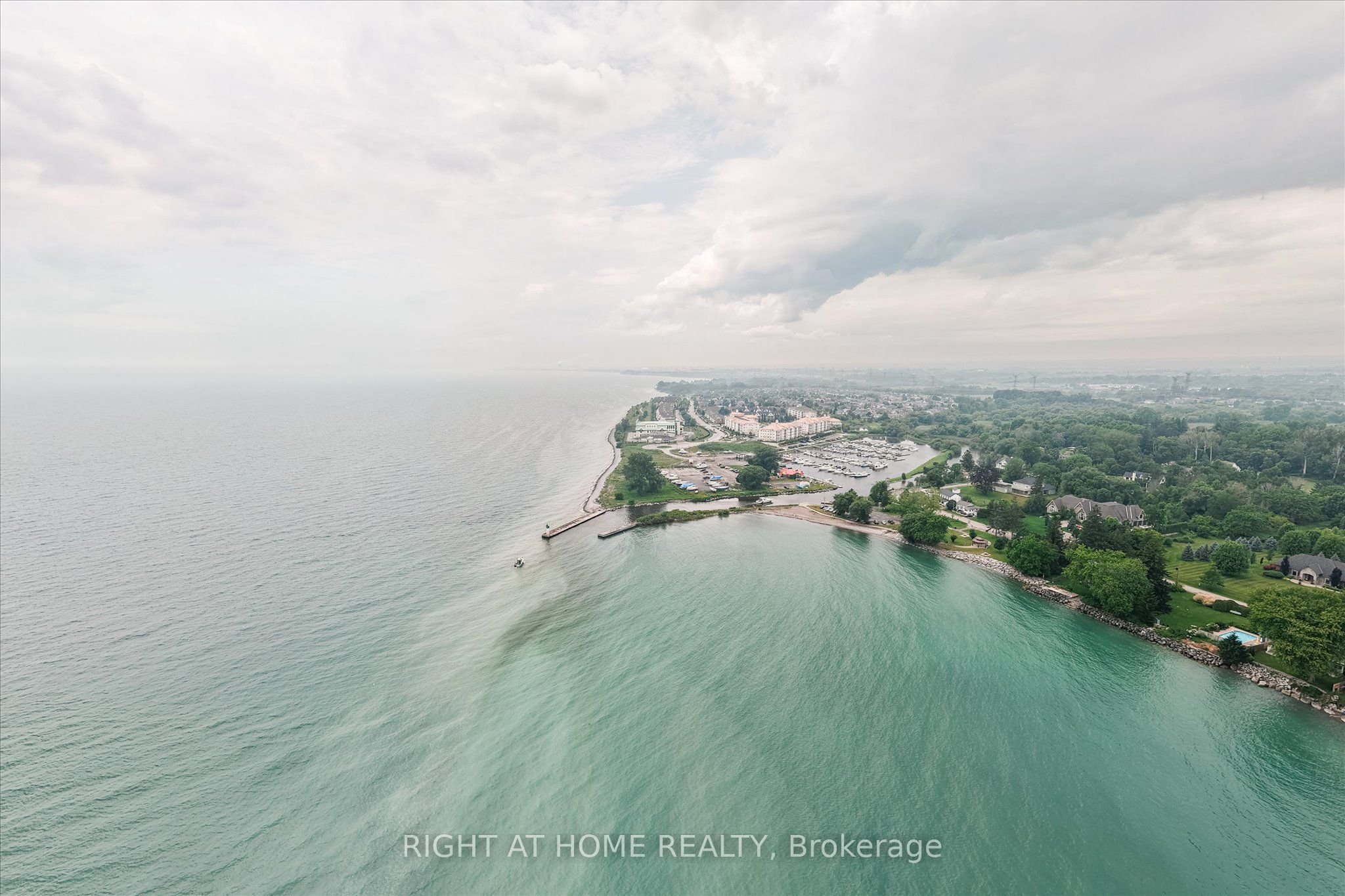 50 Lakebreeze Drive 321