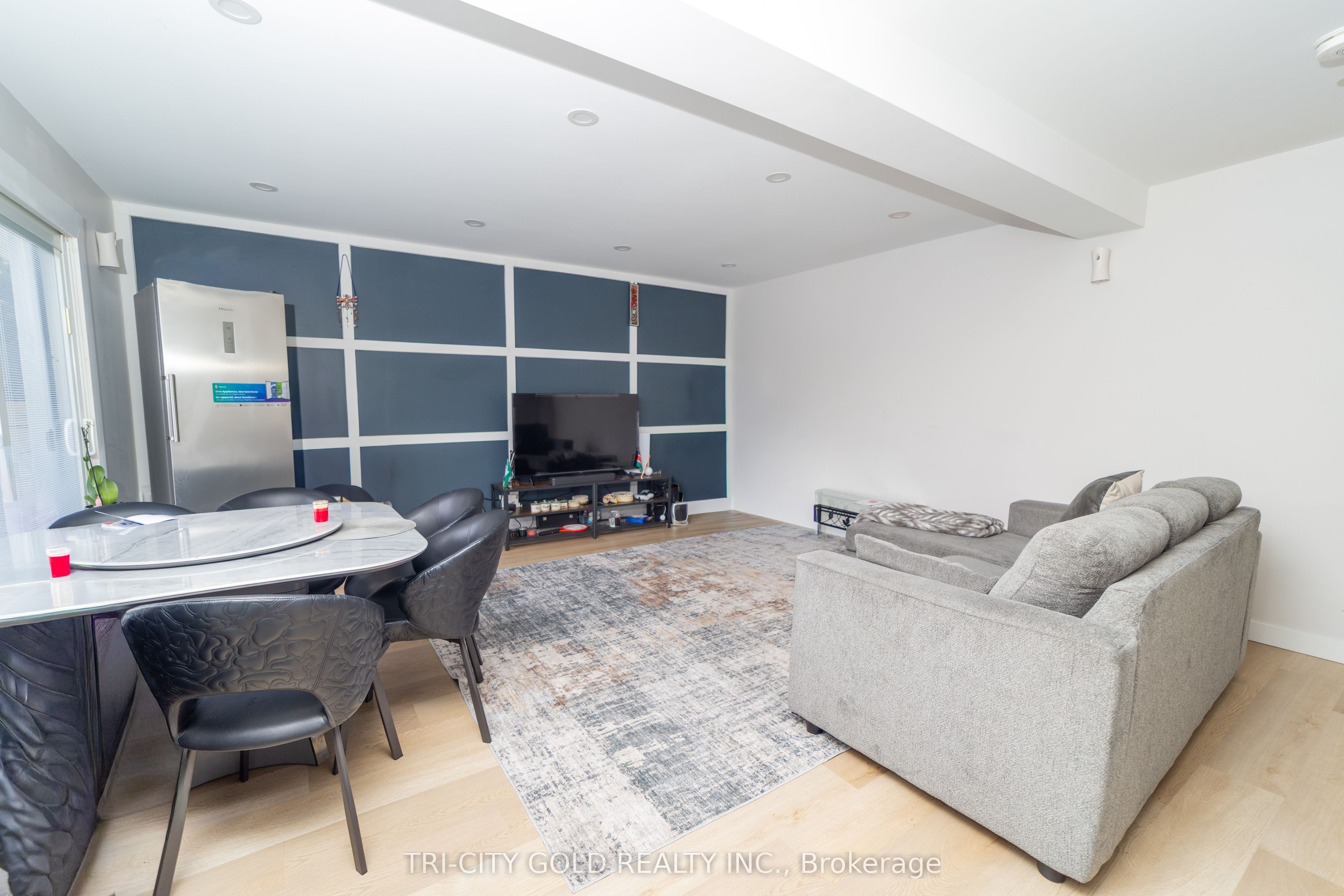 3 Holmstead Court