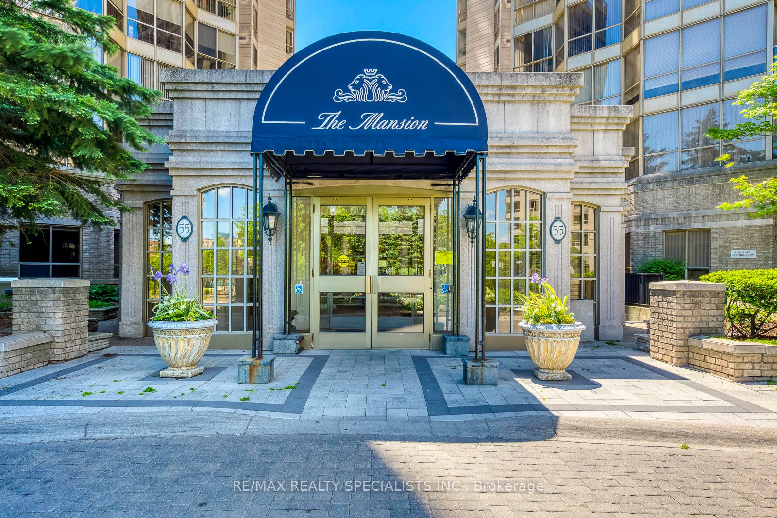 55 Kingsbridge Garden Circle 1002