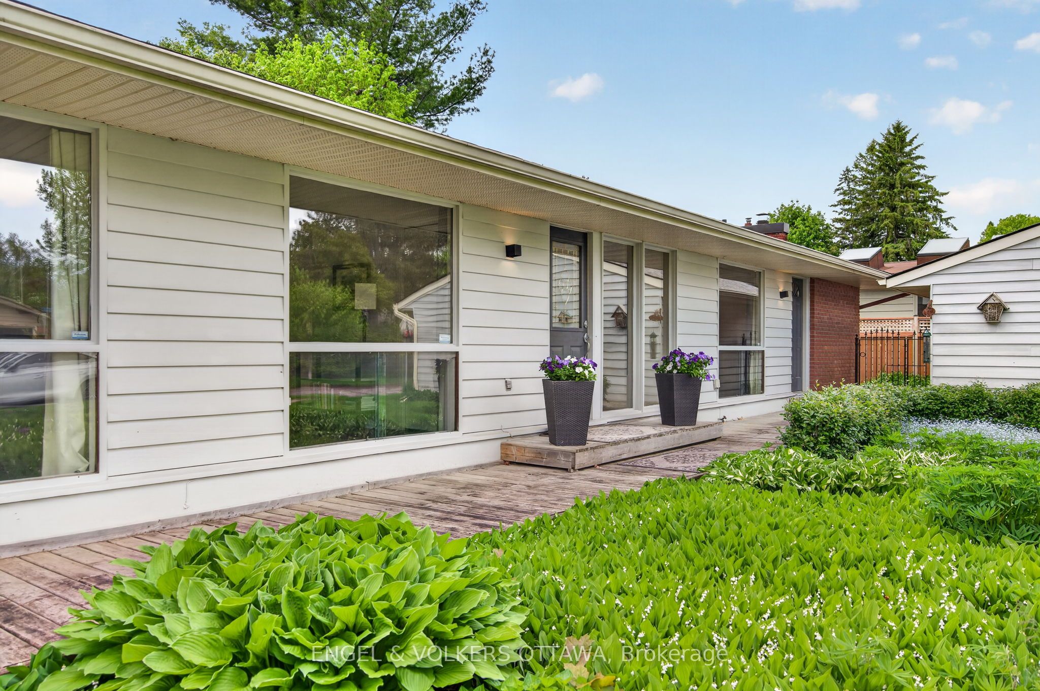 35 Riopelle Court