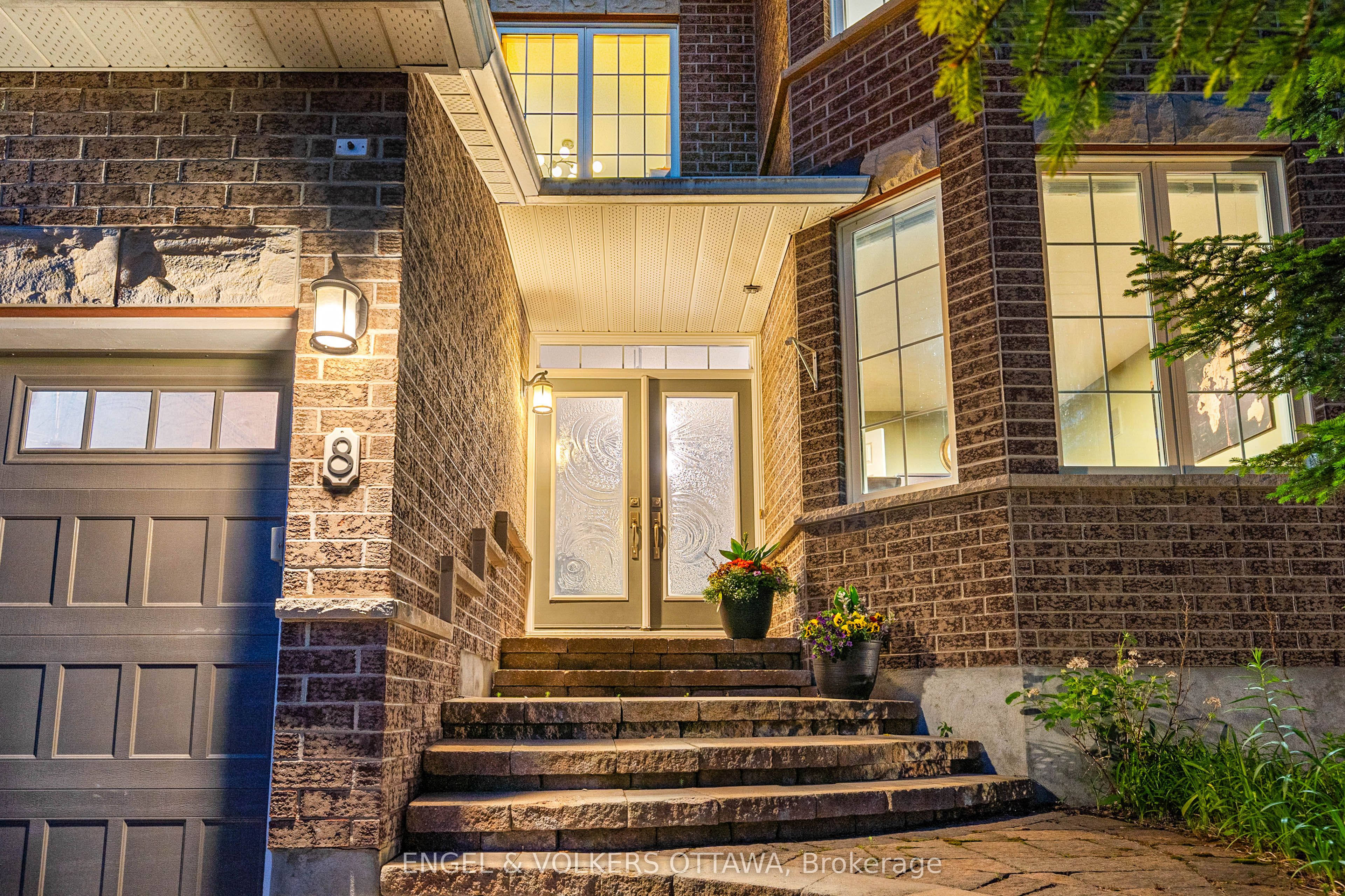 8 Glenrill Place