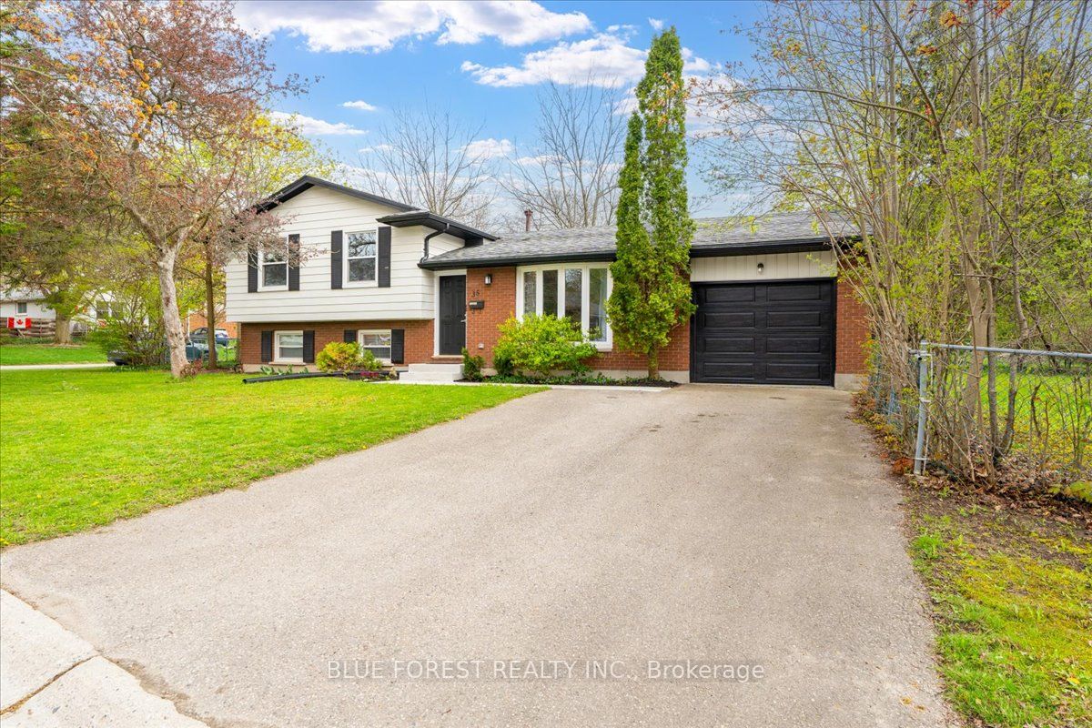 35 Rollscourt Gardens
