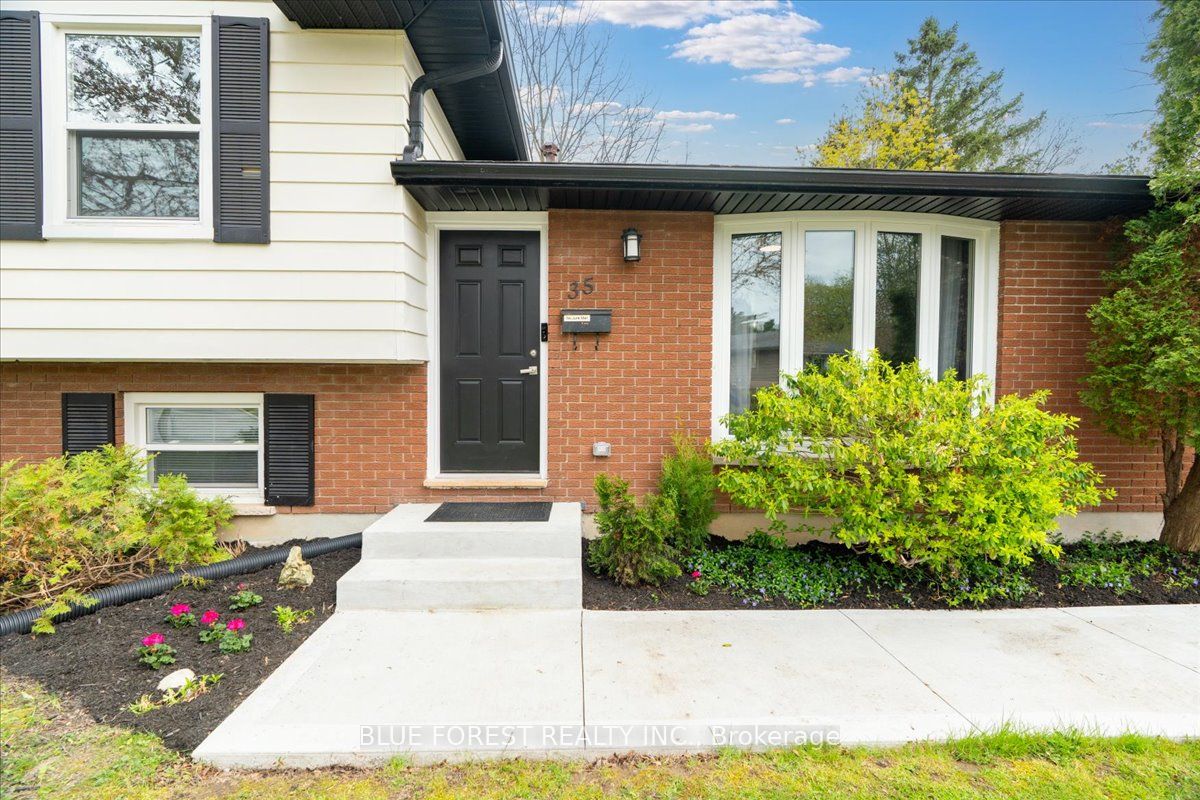 35 Rollscourt Gardens