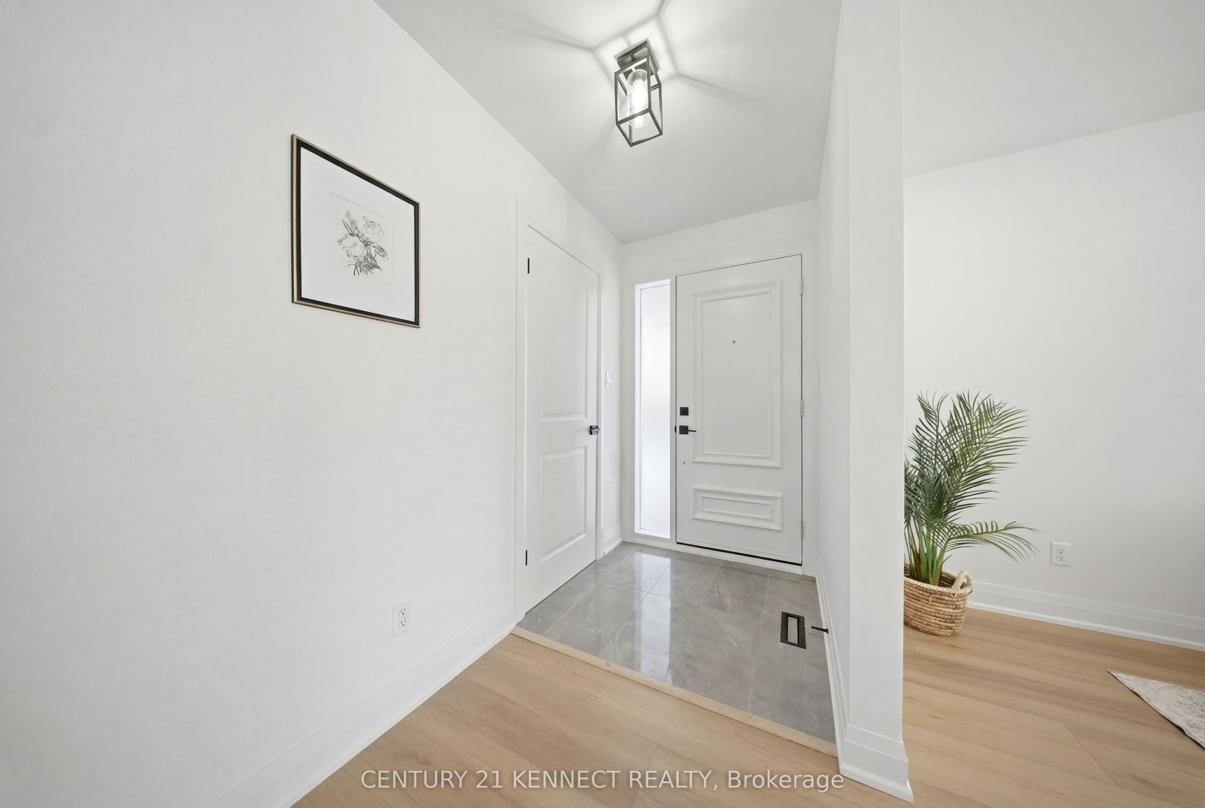 2121 Baynham Court