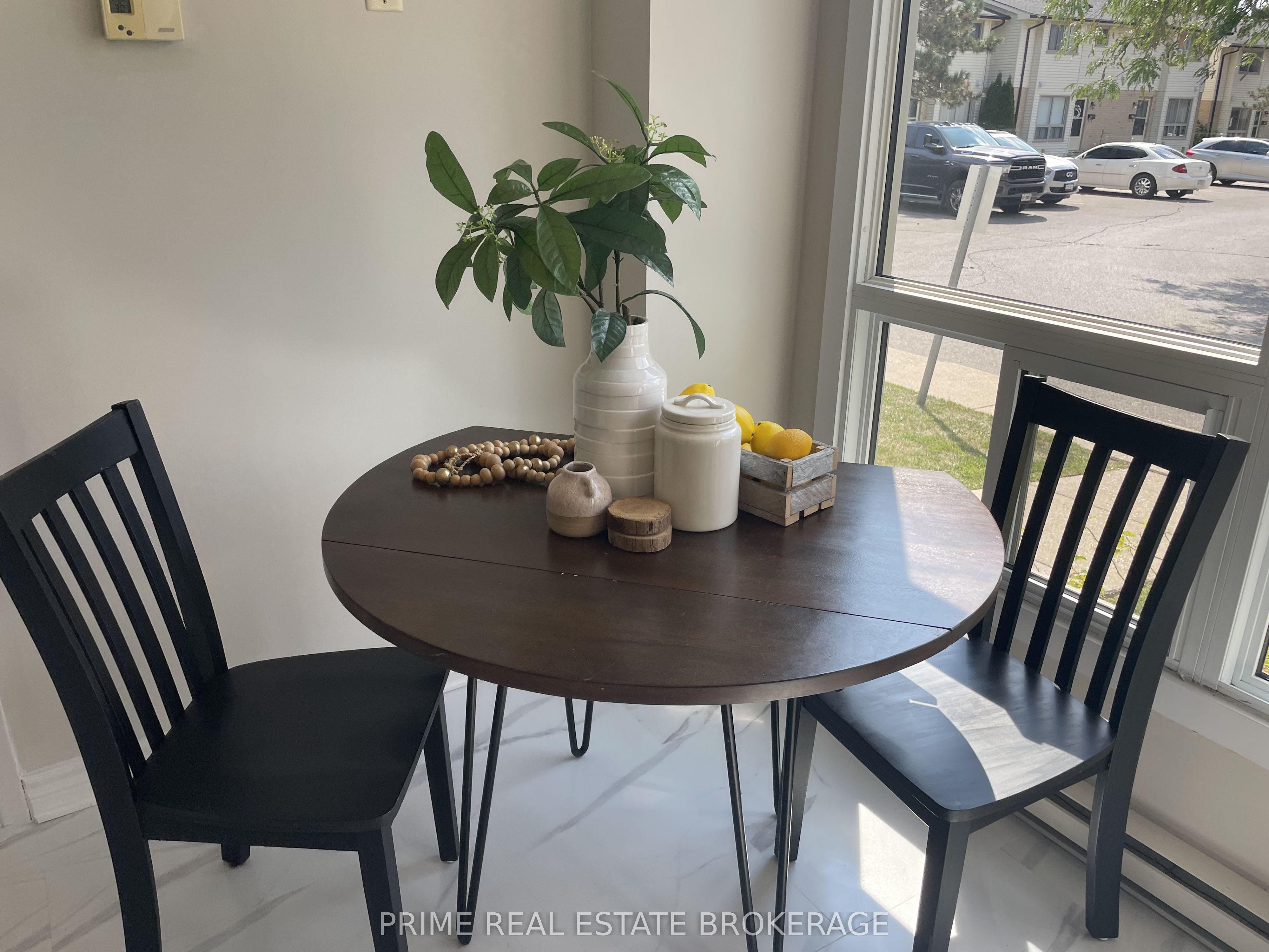 355 Sandringham Crescent 44