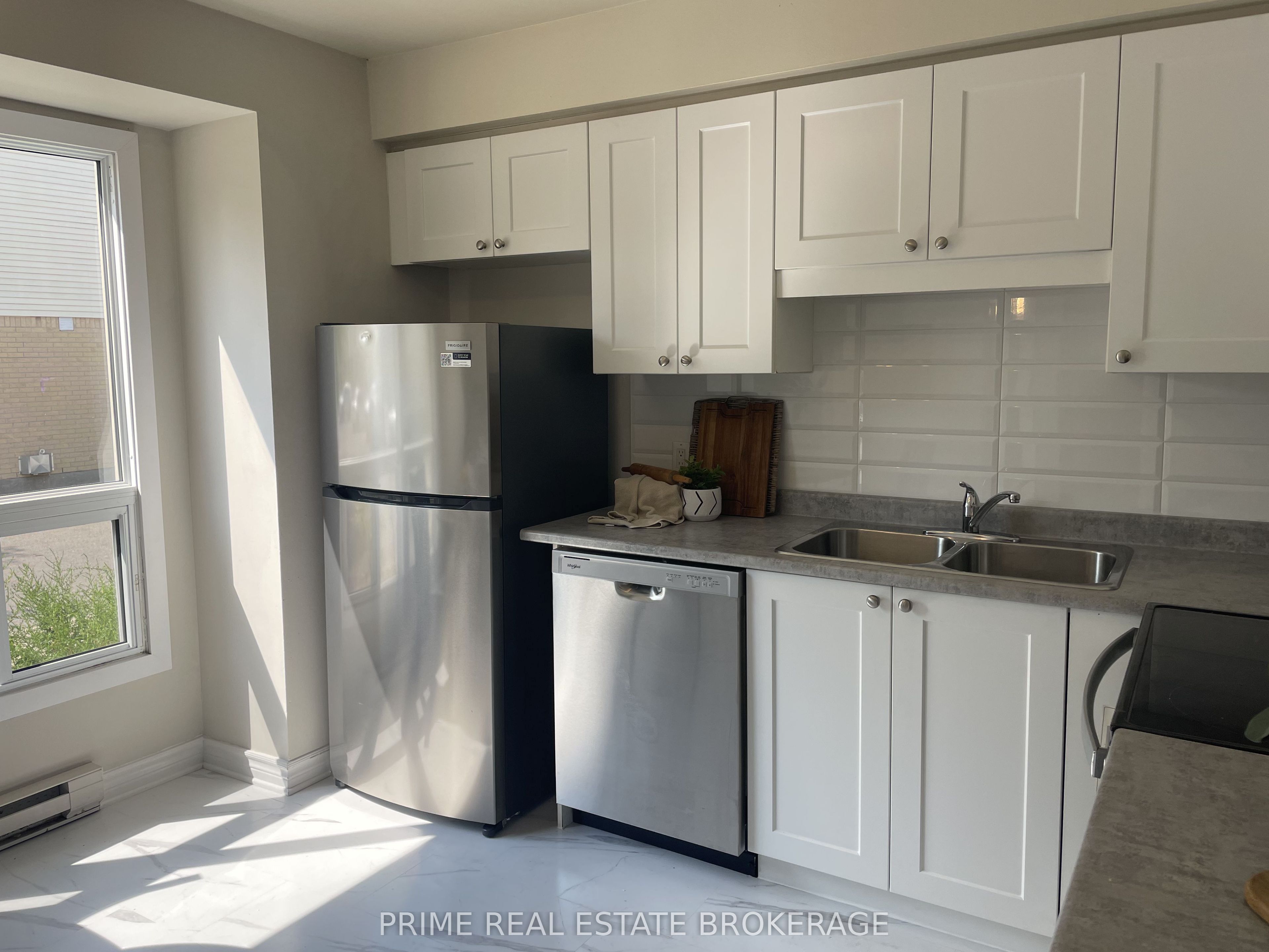355 Sandringham Crescent 44
