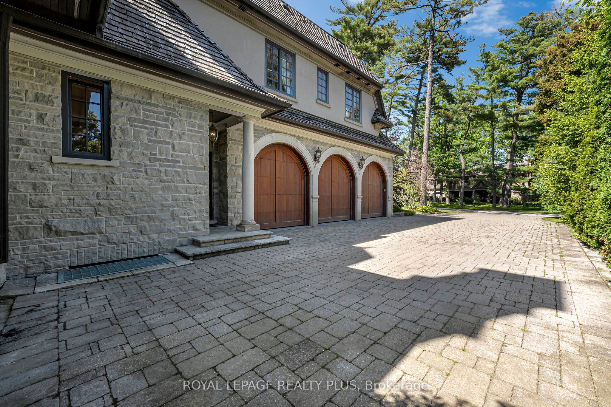 1476 Carmen Drive