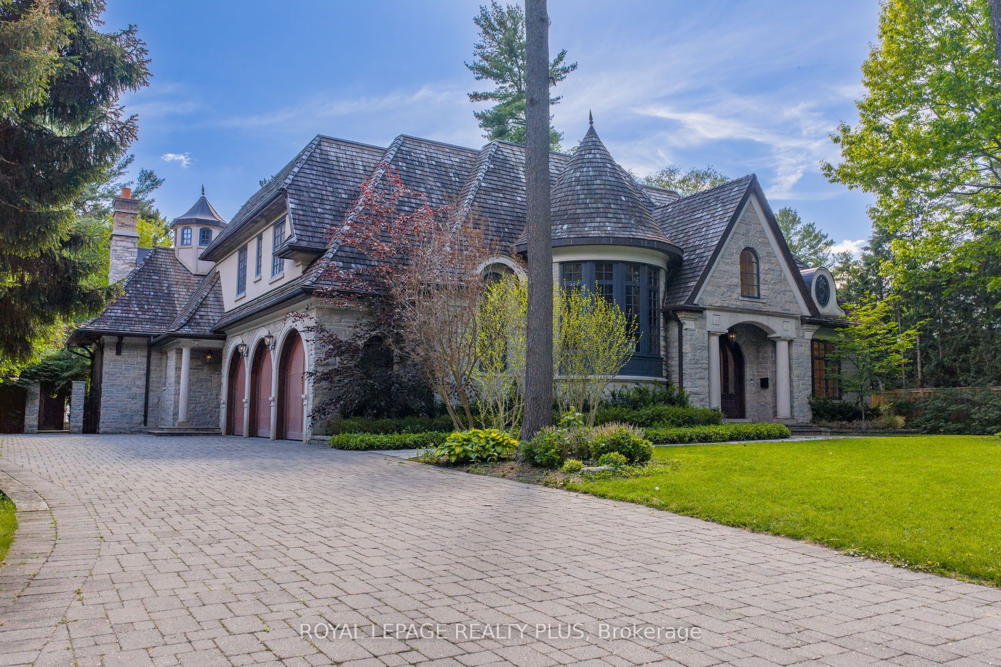 1476 Carmen Drive