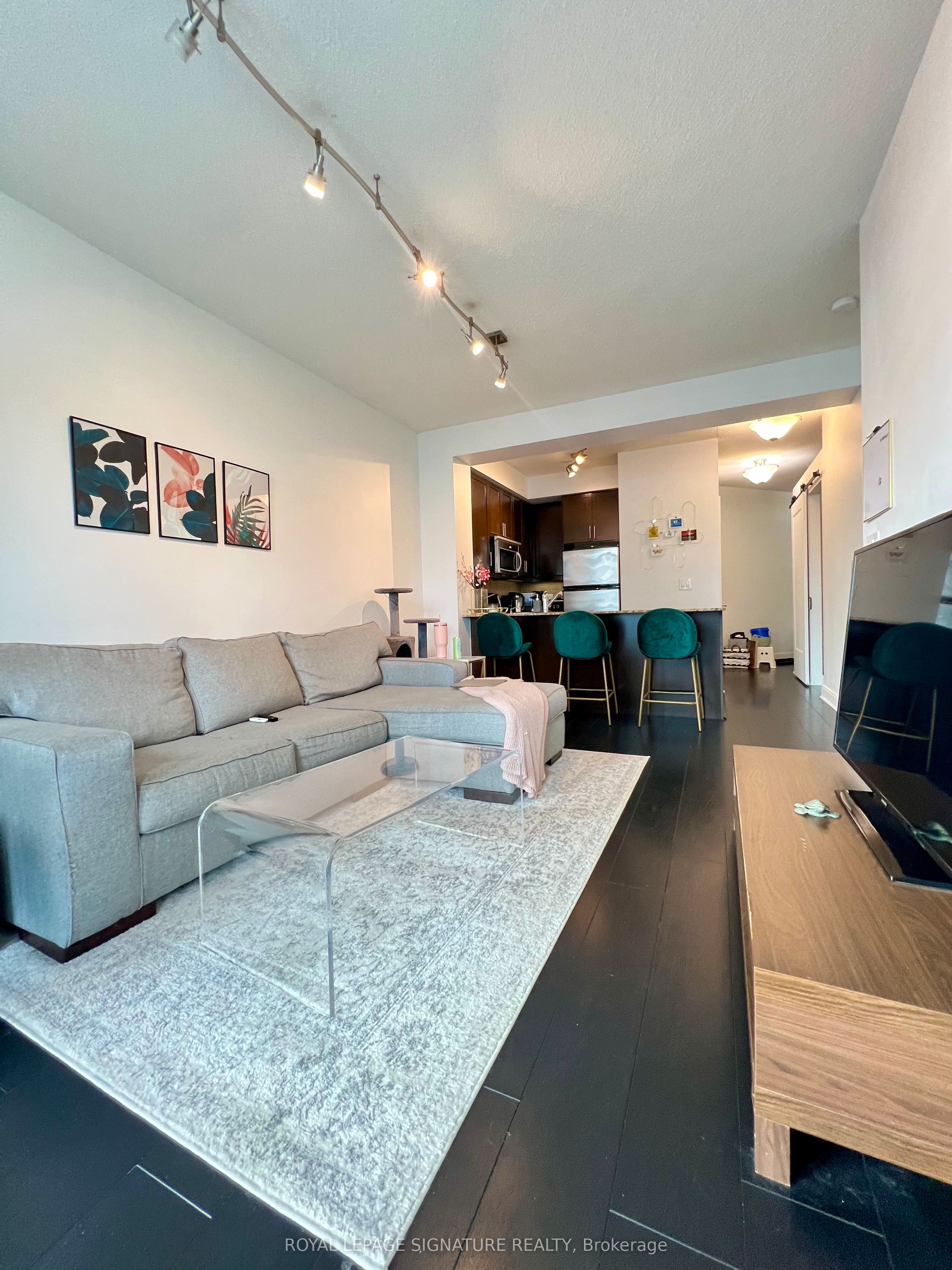 80 Absolute Avenue 607