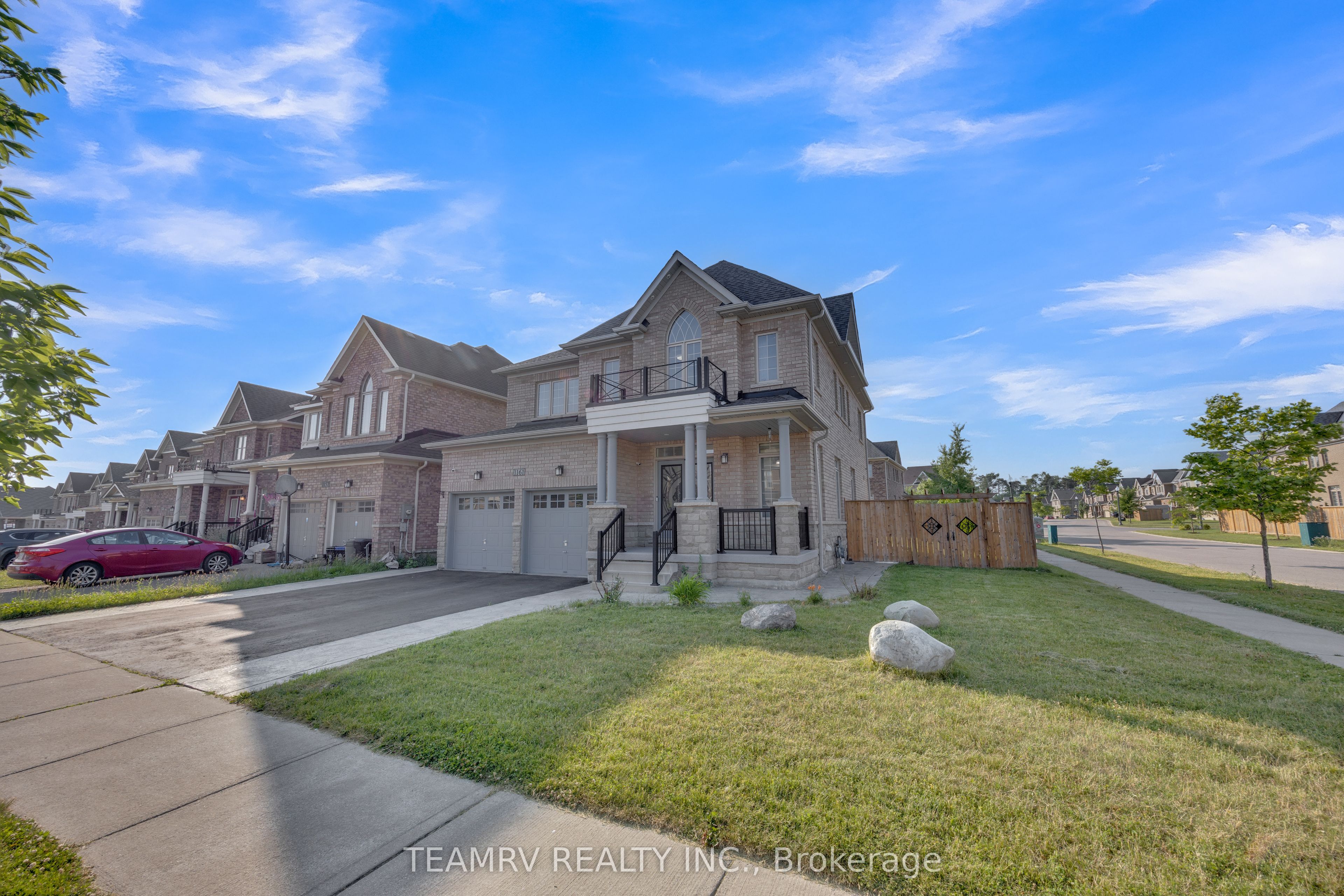 1161 Upper Thames Drive