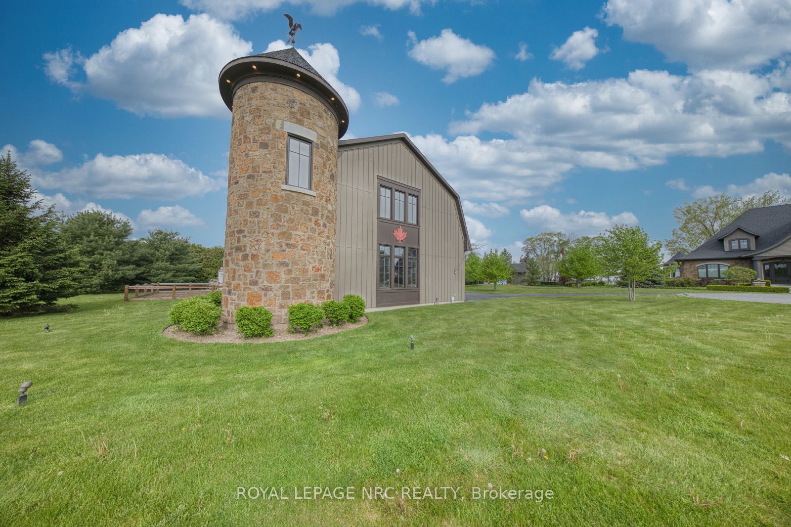 1234 Lakeshore Road