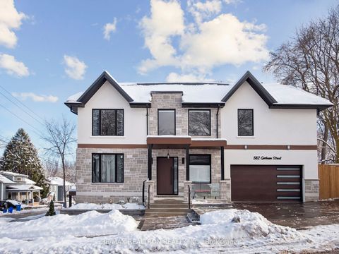 582 Gorham Street Newmarket ON L3Y 1L3
