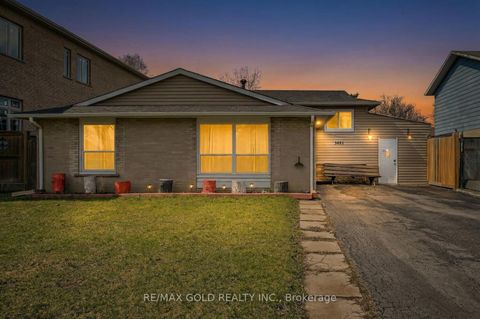 3031 Lafontaine Road Mississauga ON L4T 1Z4