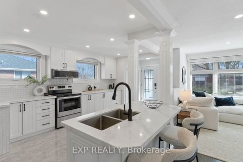 39 Hobden Place Toronto W09 ON M9R 3R6