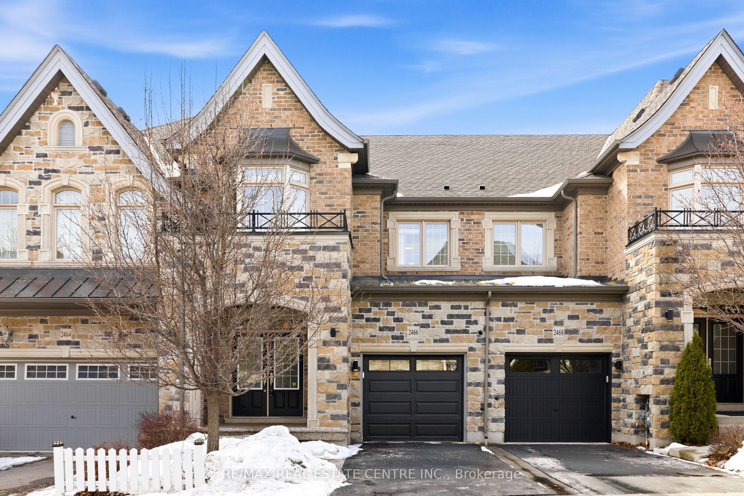 2466 Village Common