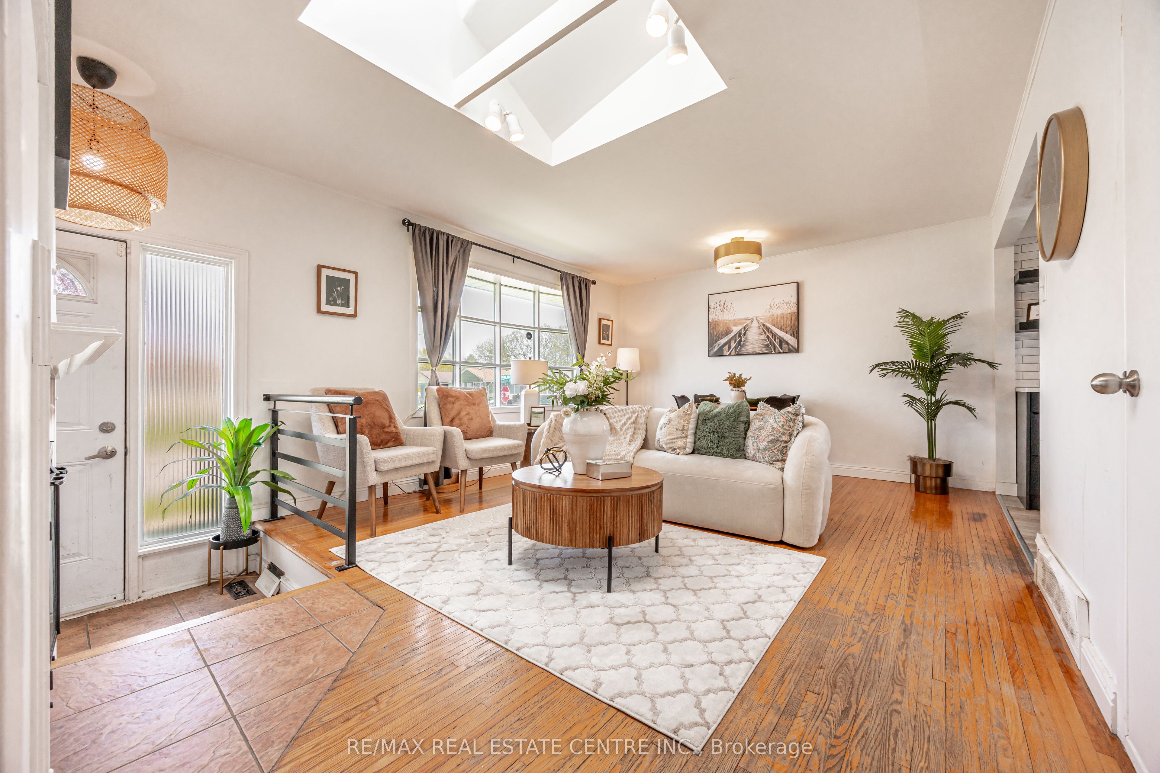 56 Ashbury Avenue E