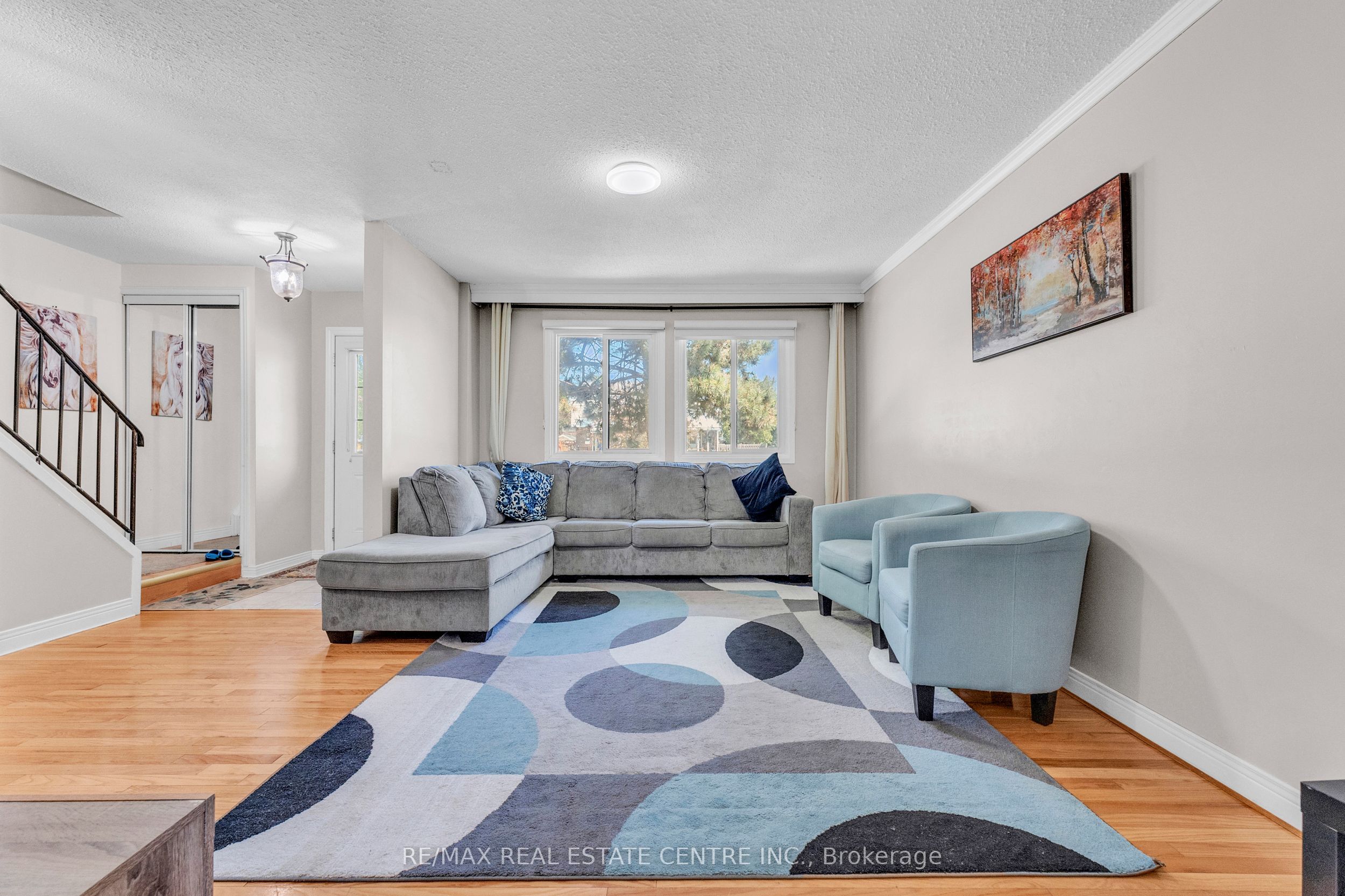 105 Hansen Road N 102