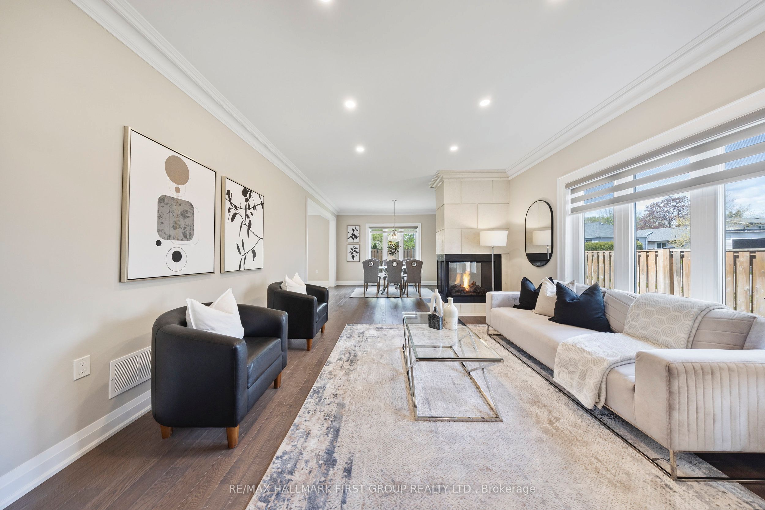 732 Hillview Crescent