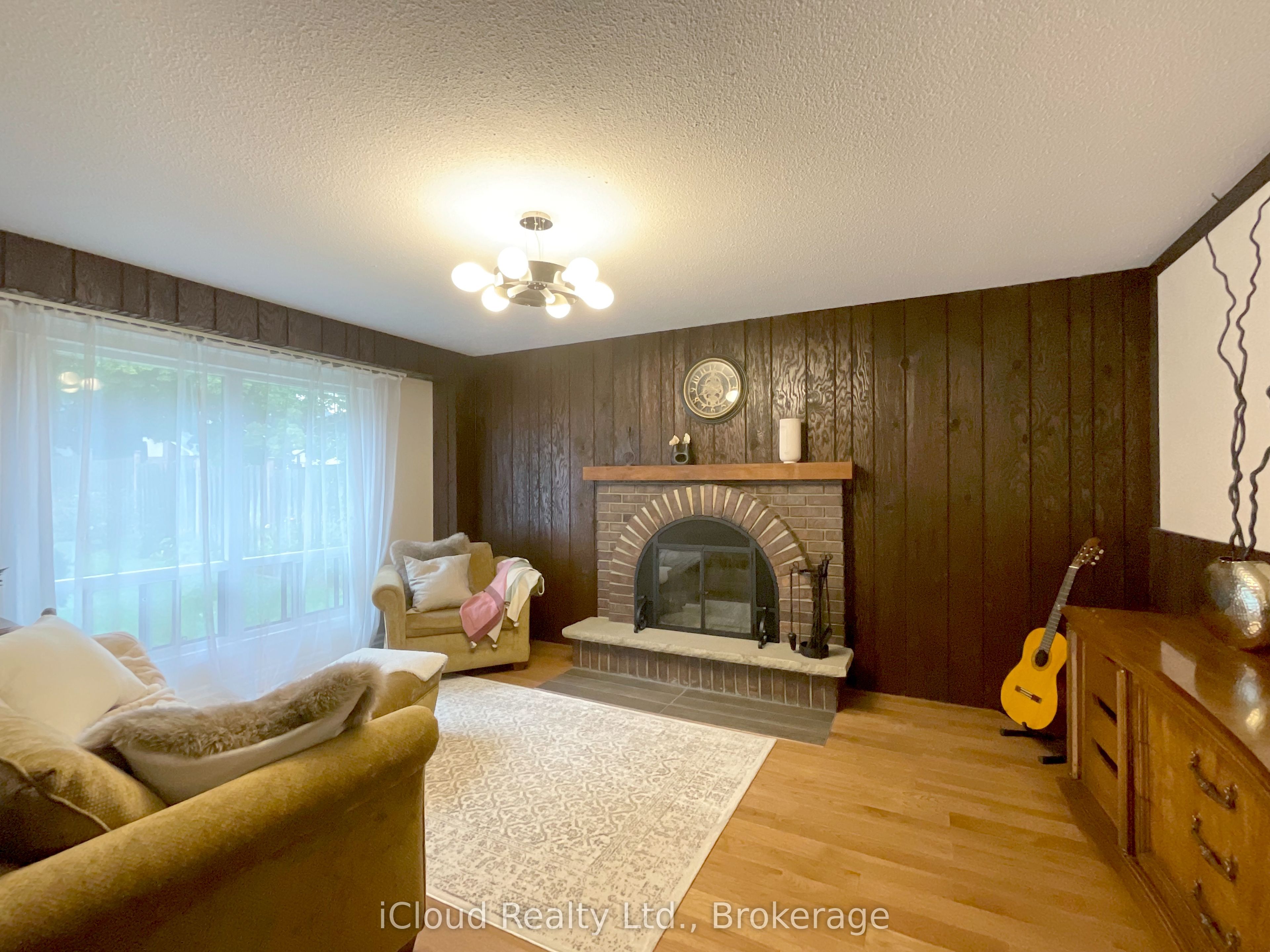 73 Wright Crescent