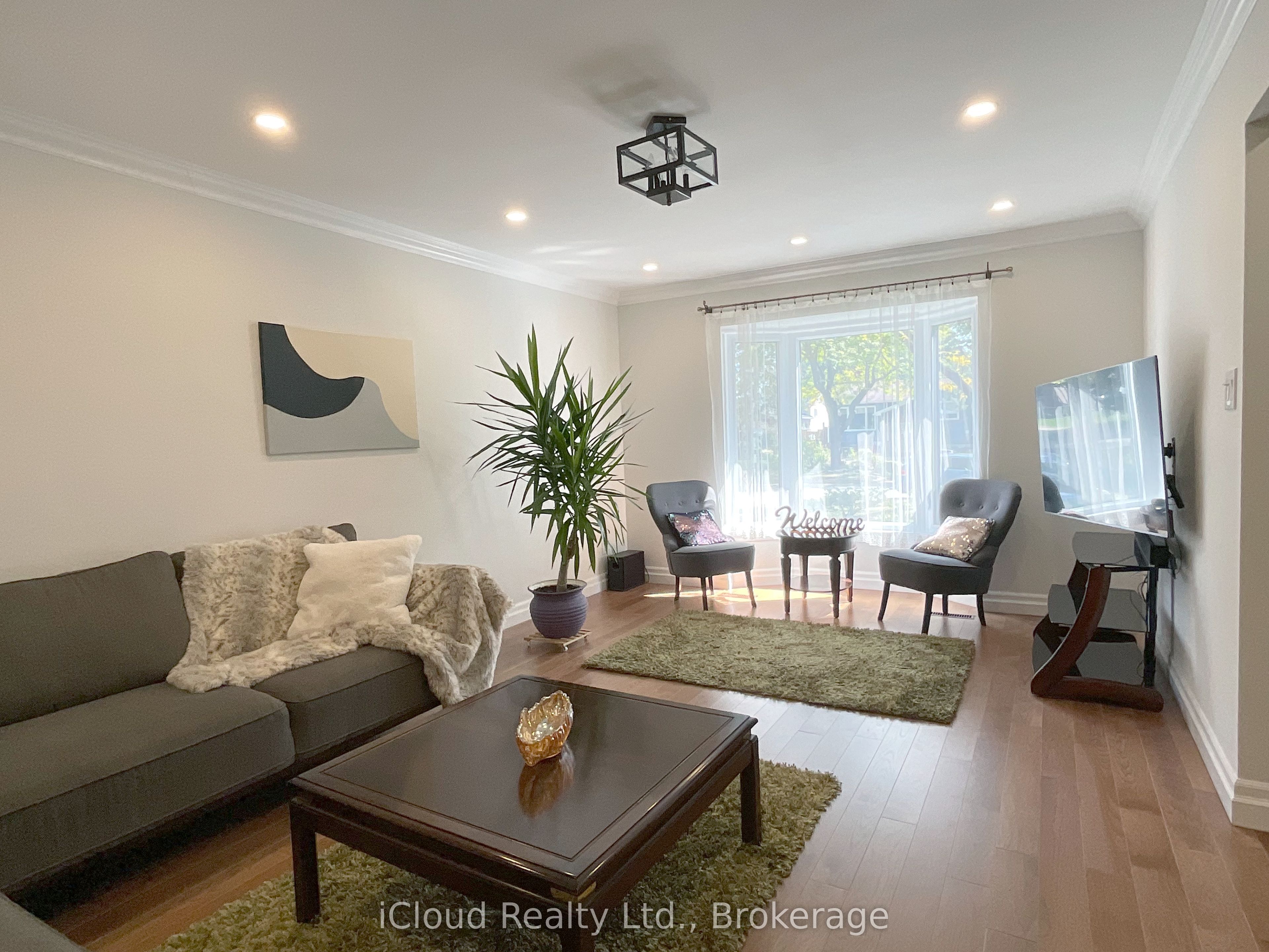 73 Wright Crescent