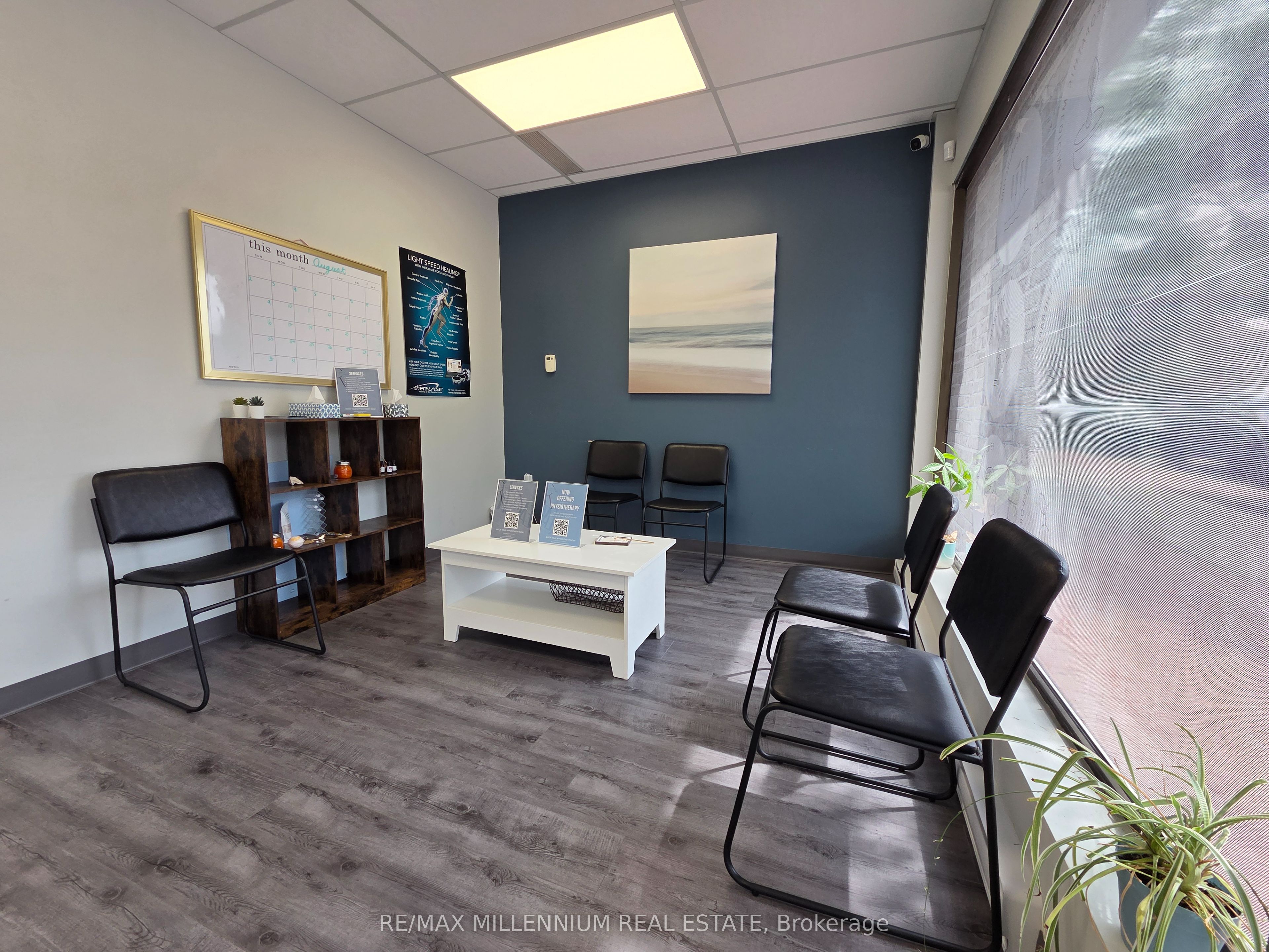 209 Dundas Street E 7