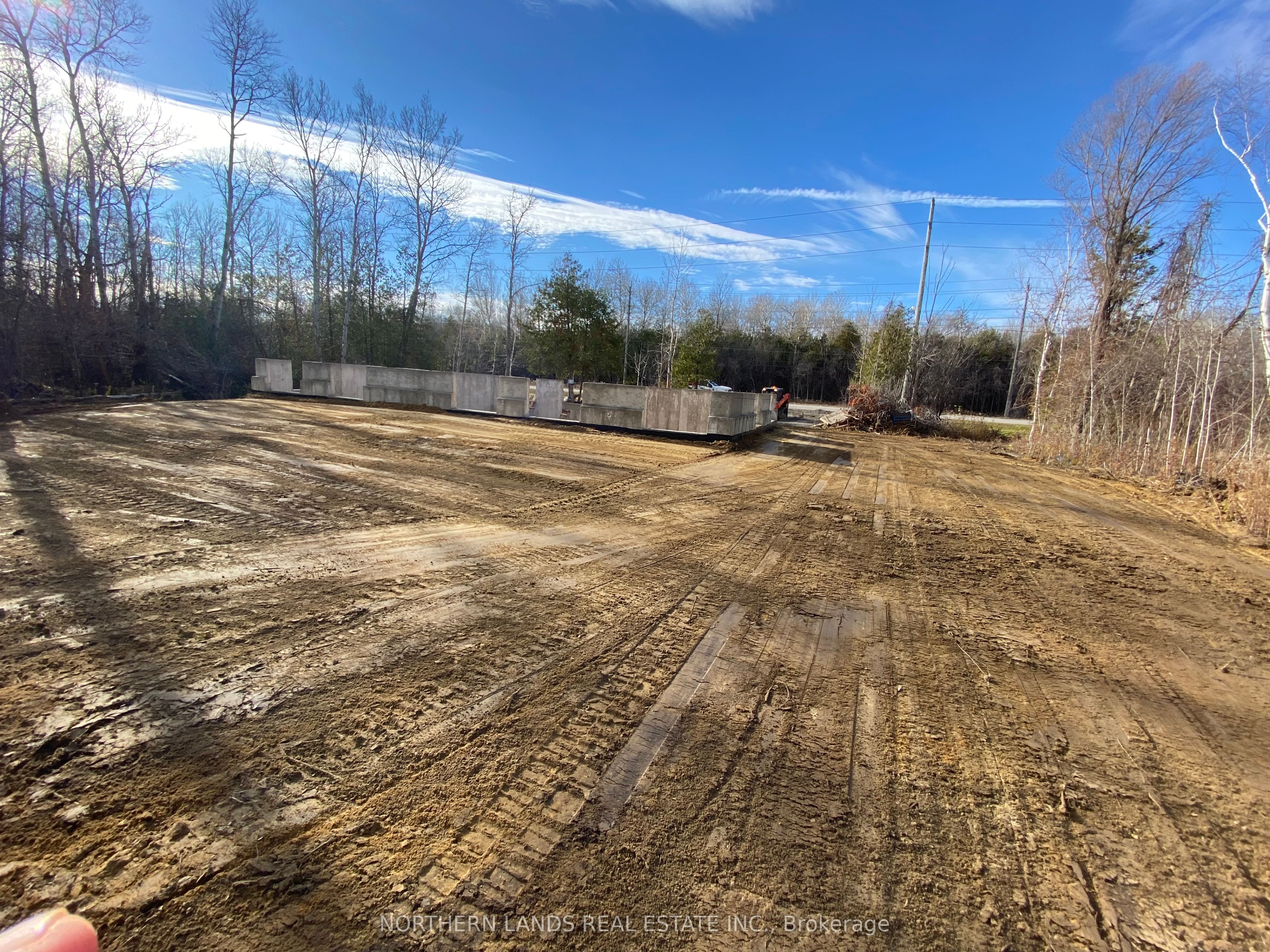 4205 THICKSON ROAD NORTH Road