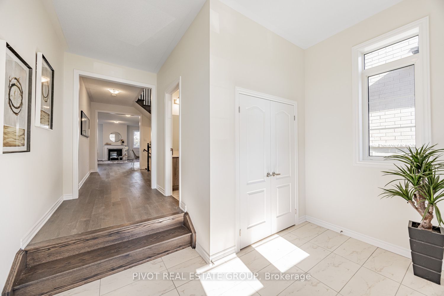 12 Waterfront Crescent