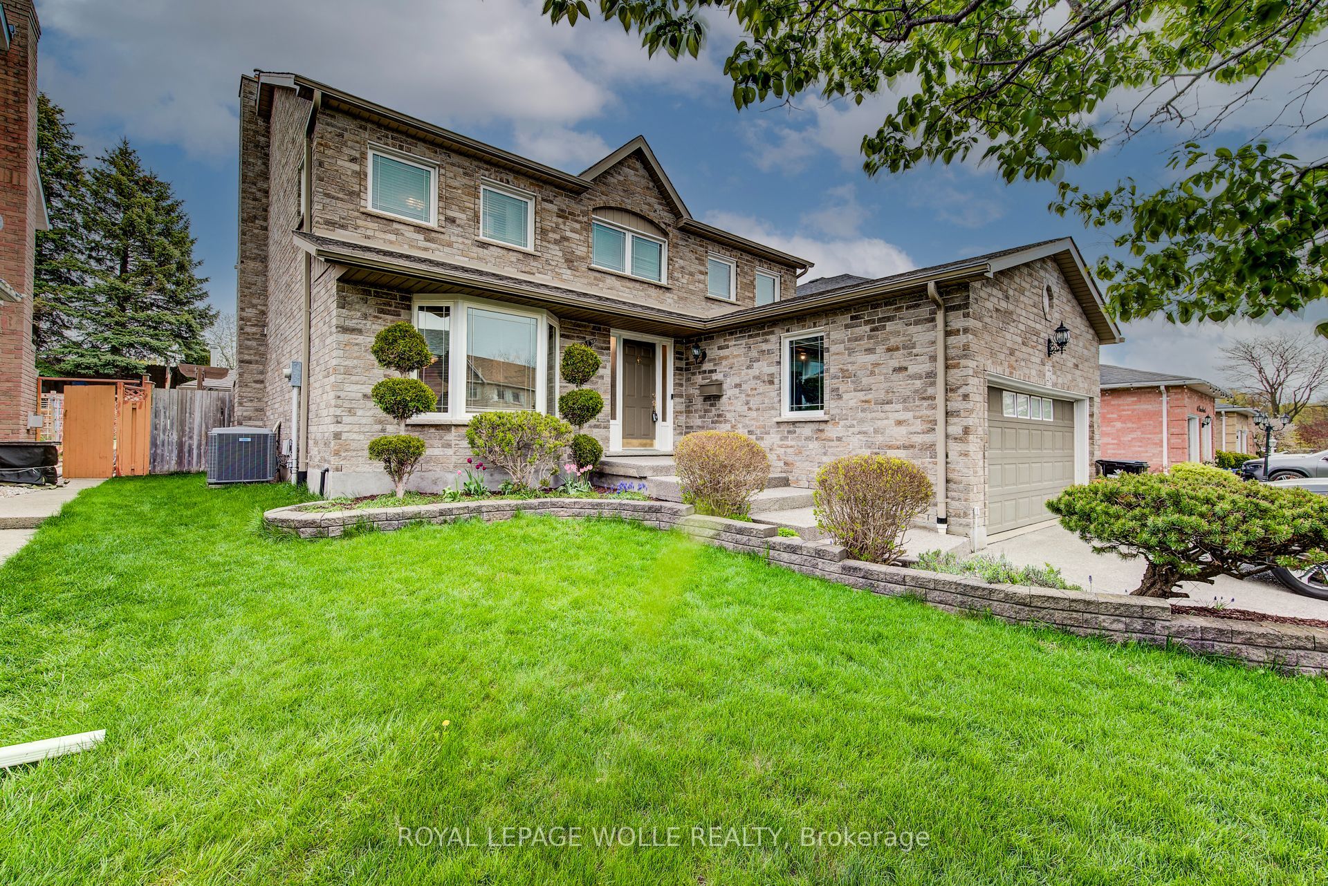 48 Lennox Crescent
