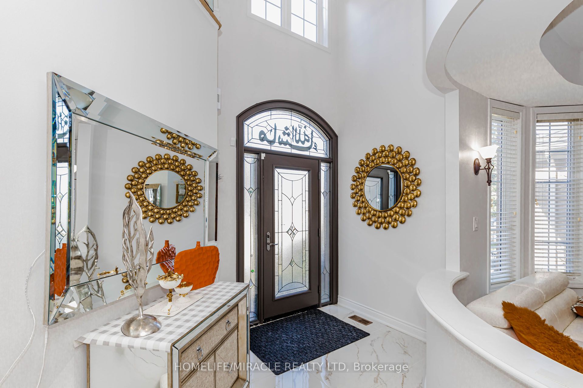 3339 Crompton Crescent