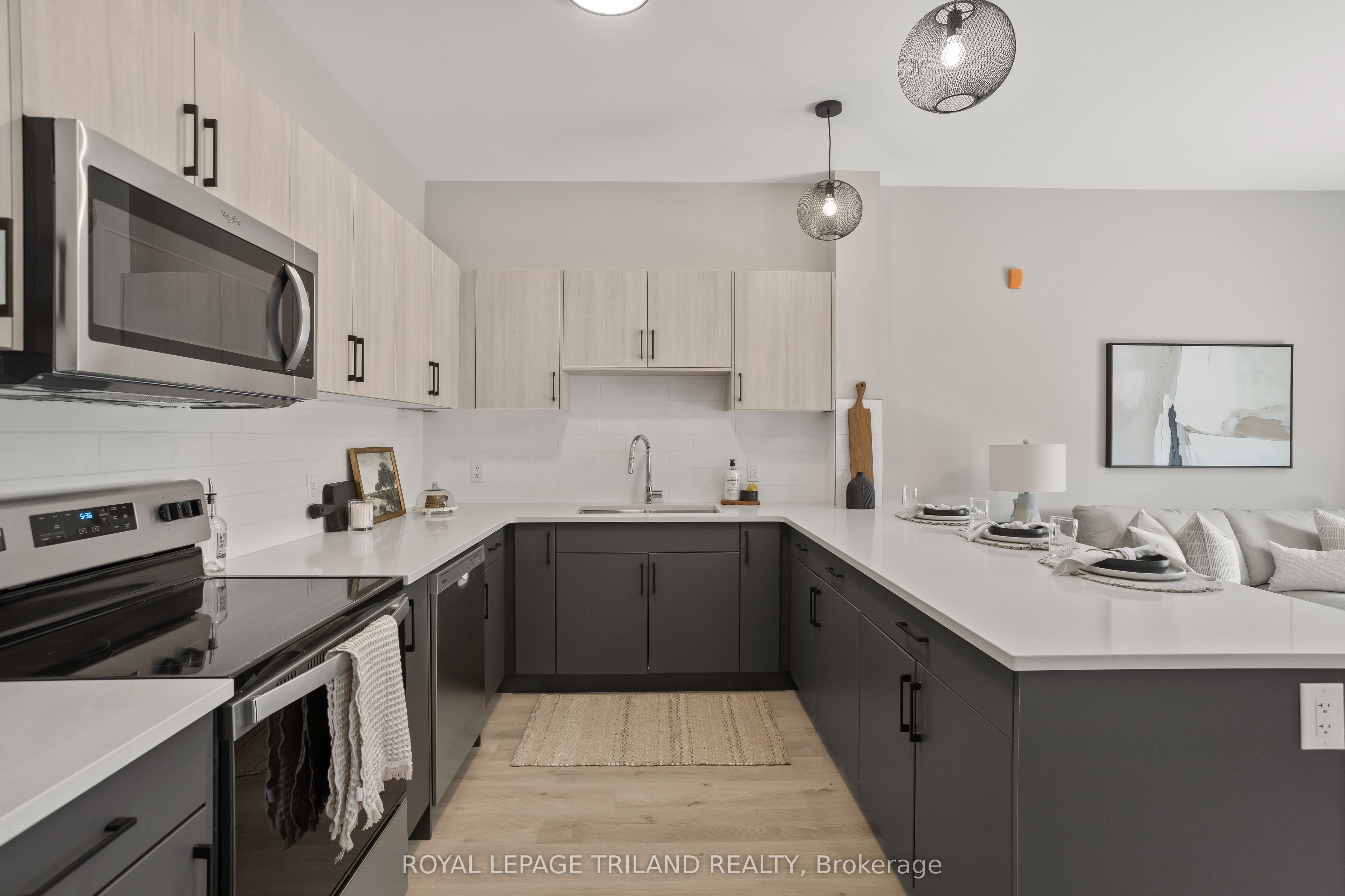 33318 RICHMOND Street 208