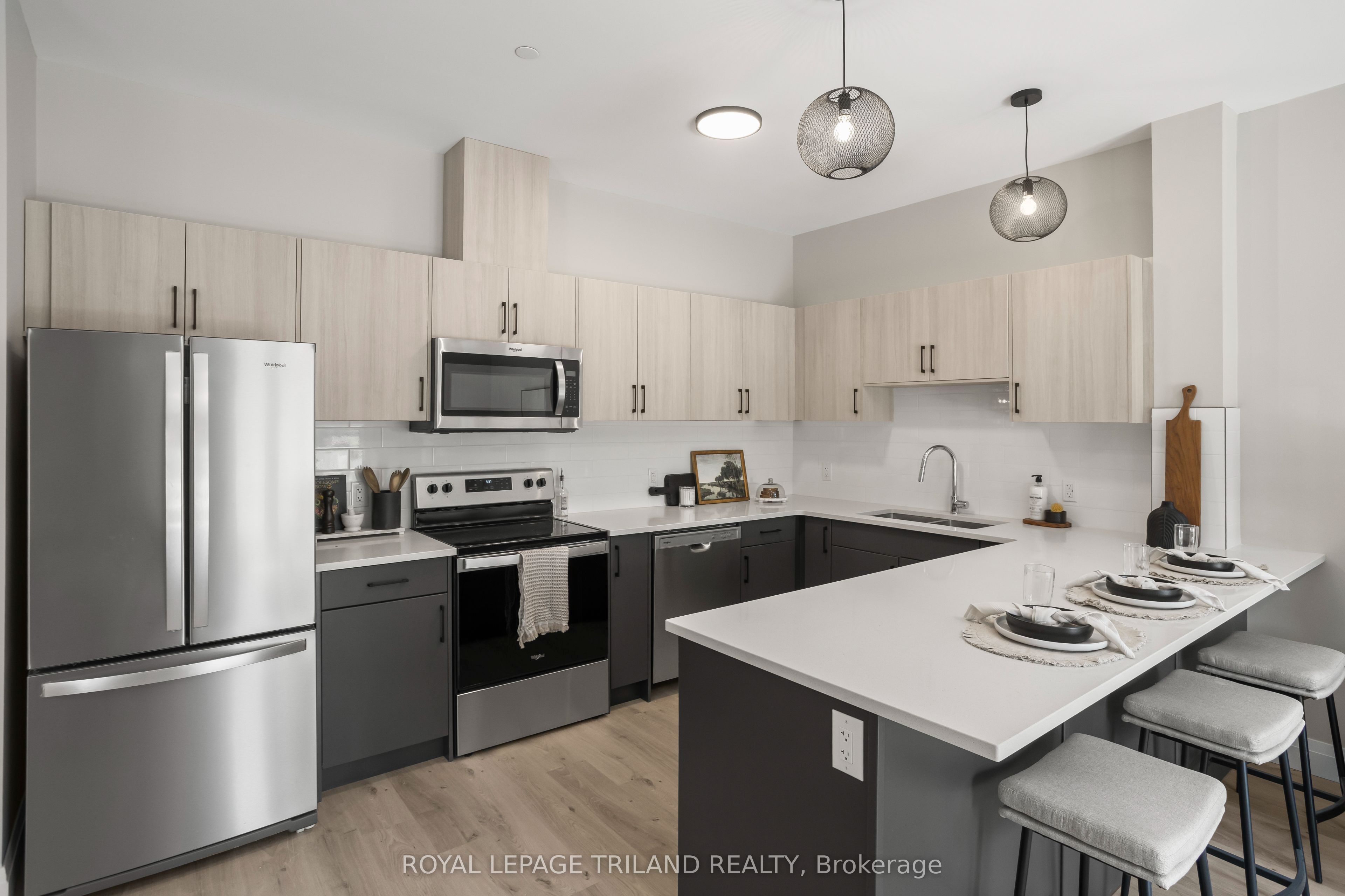 33318 RICHMOND Street 208