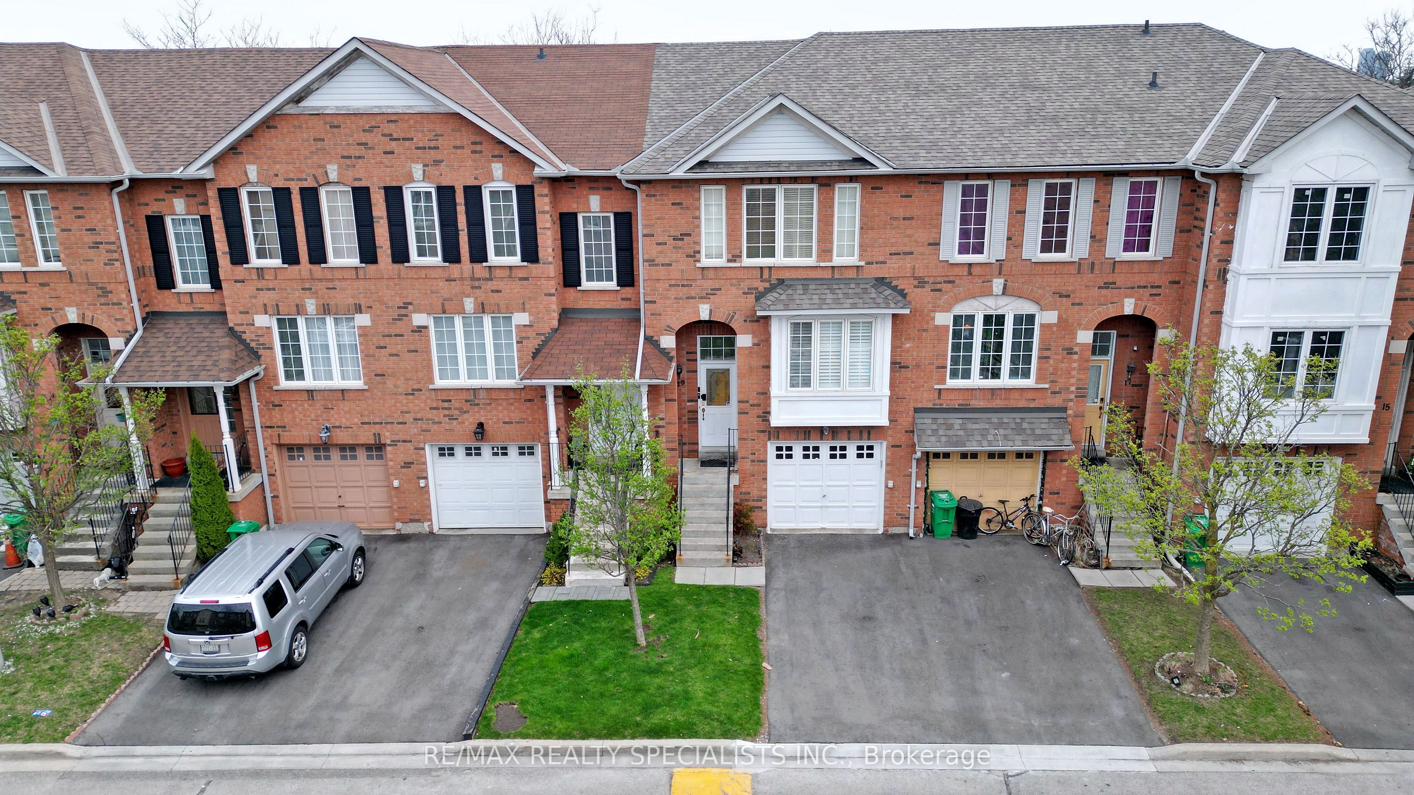 2 Clay Brick Court 19