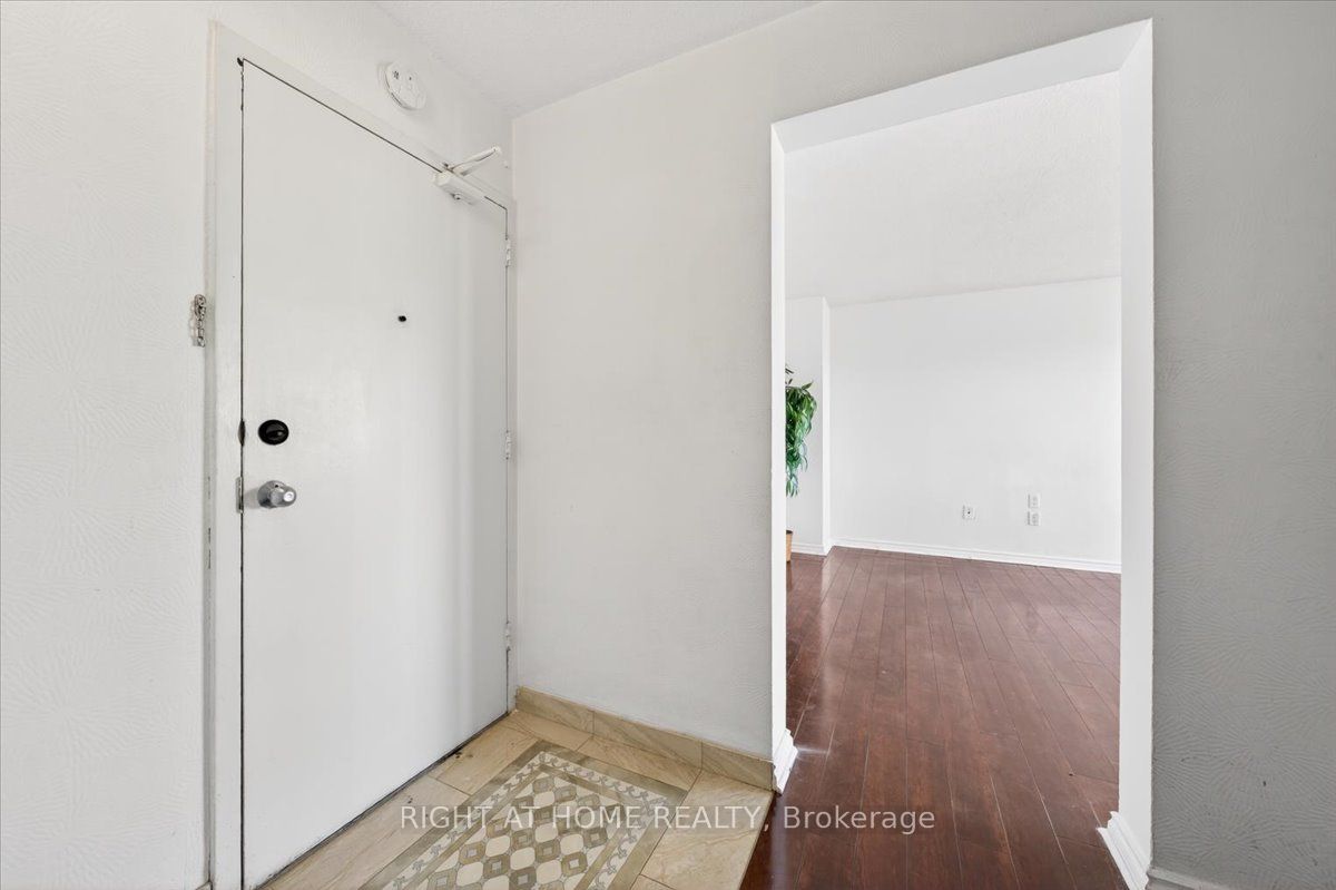 100 Leeward Glenway 708
