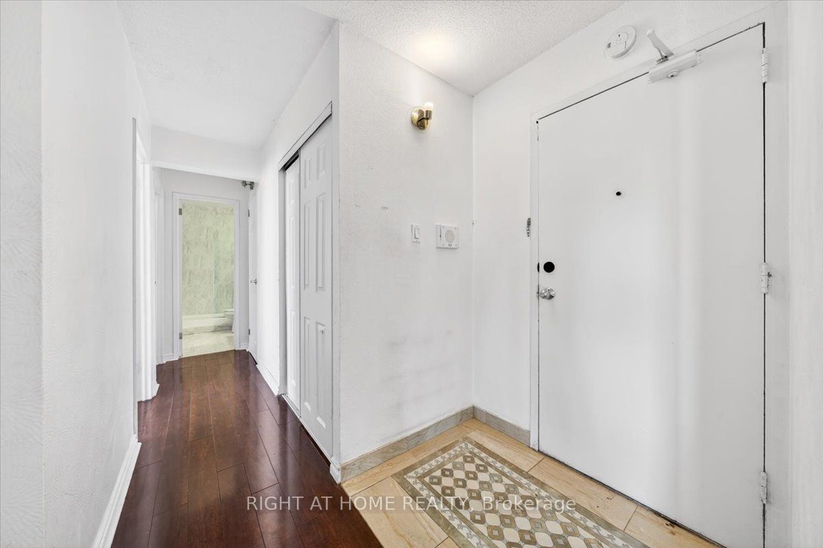 100 Leeward Glenway 708