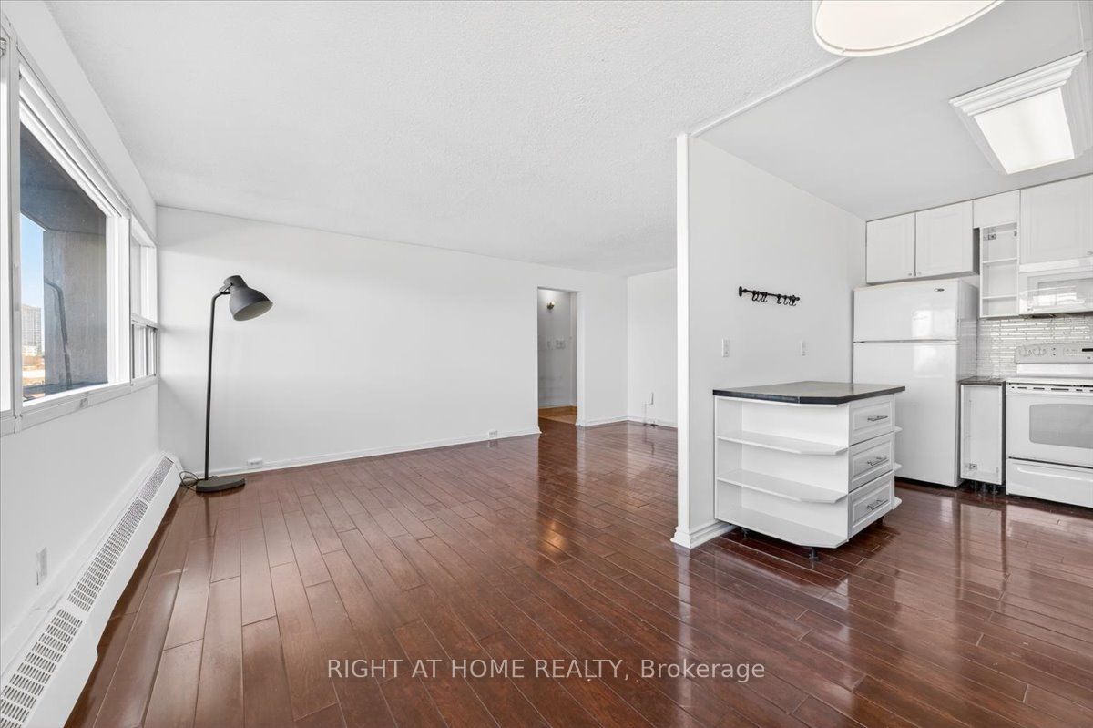 100 Leeward Glenway 708
