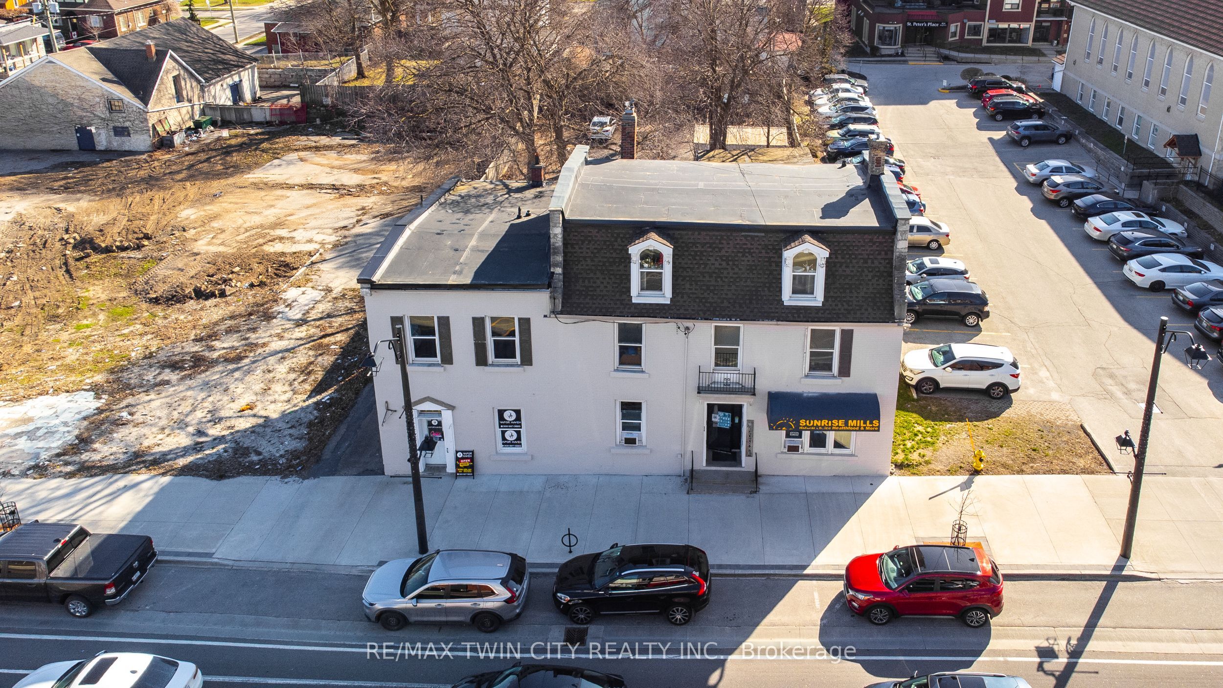 840-846 King Street E