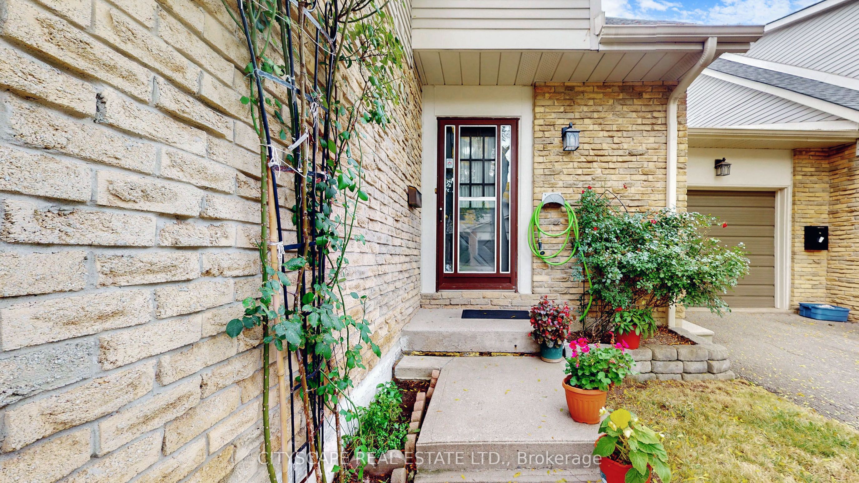 2701 Aquitaine Avenue 6