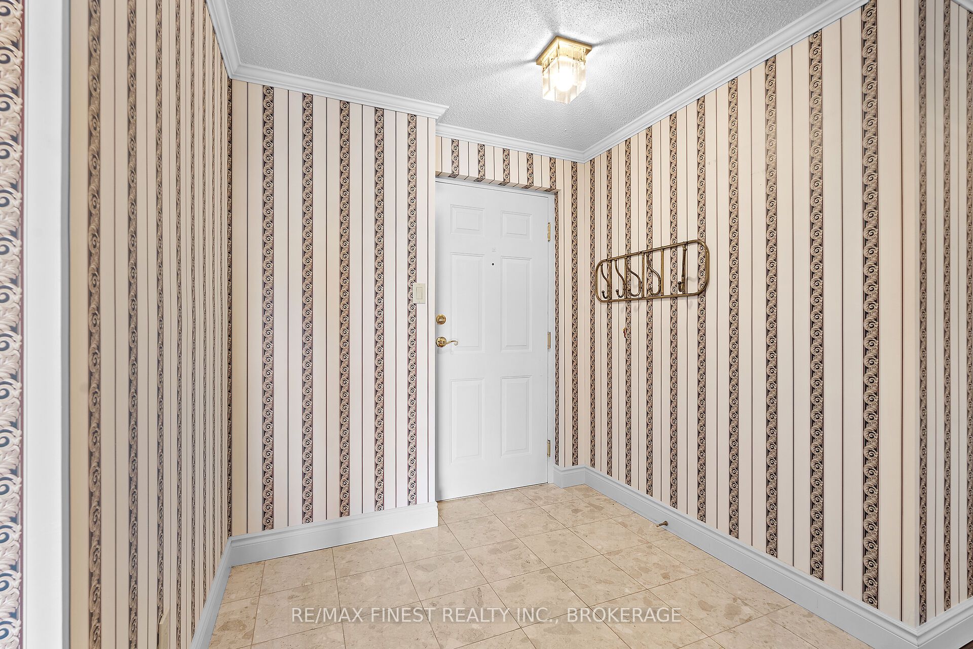 1000 King Street W 302