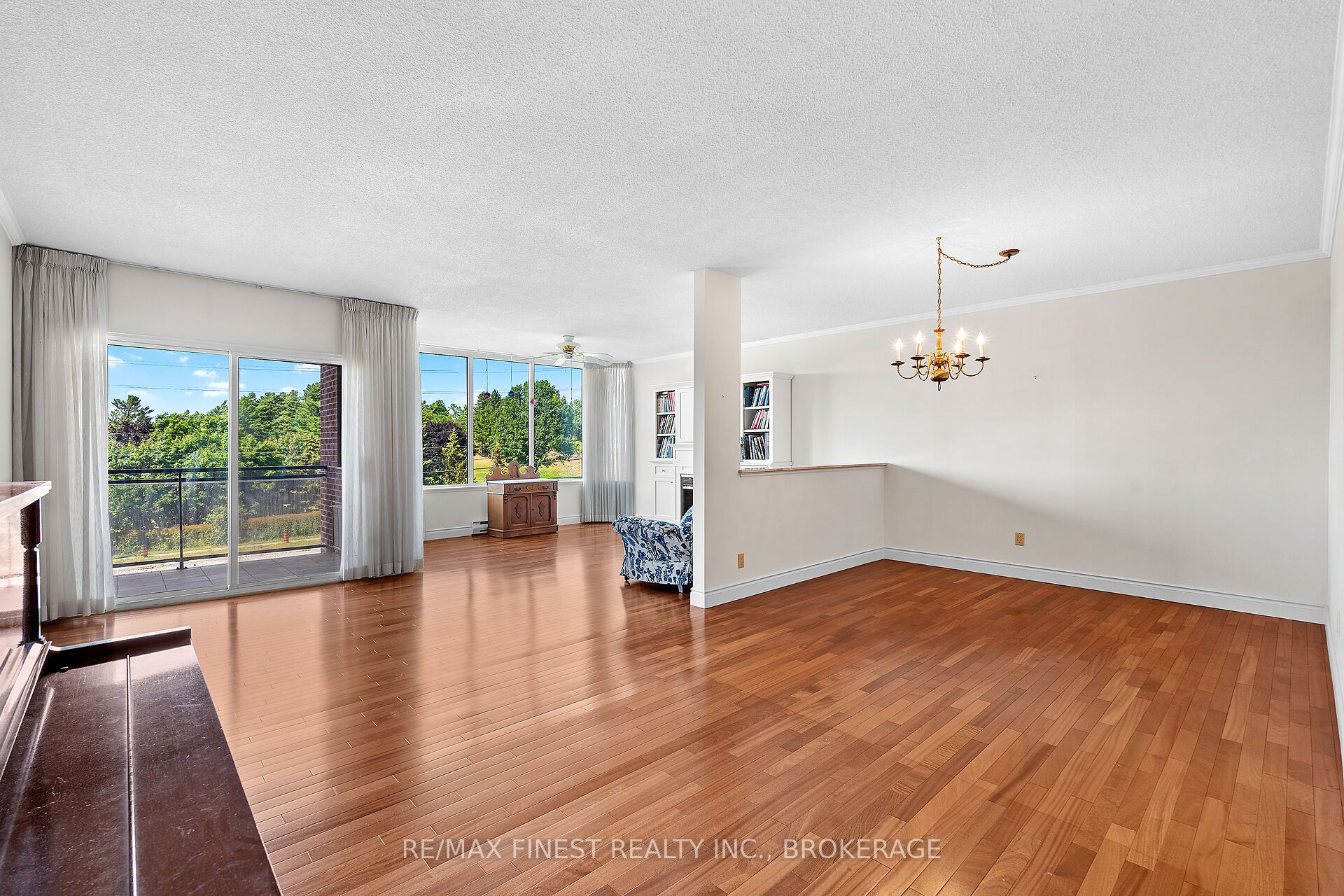 1000 King Street W 302